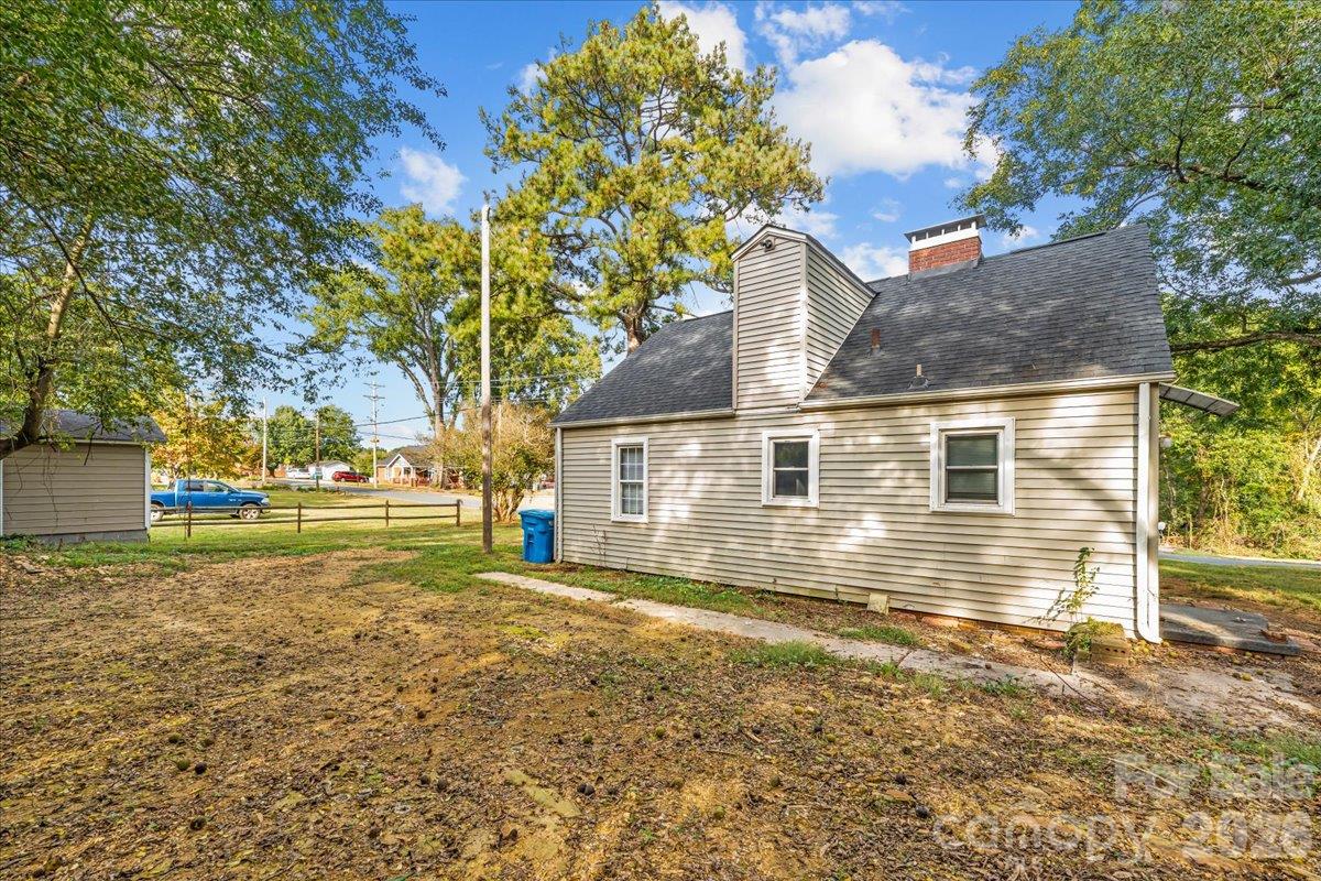 911 Carolina Avenue Property Photo 7
