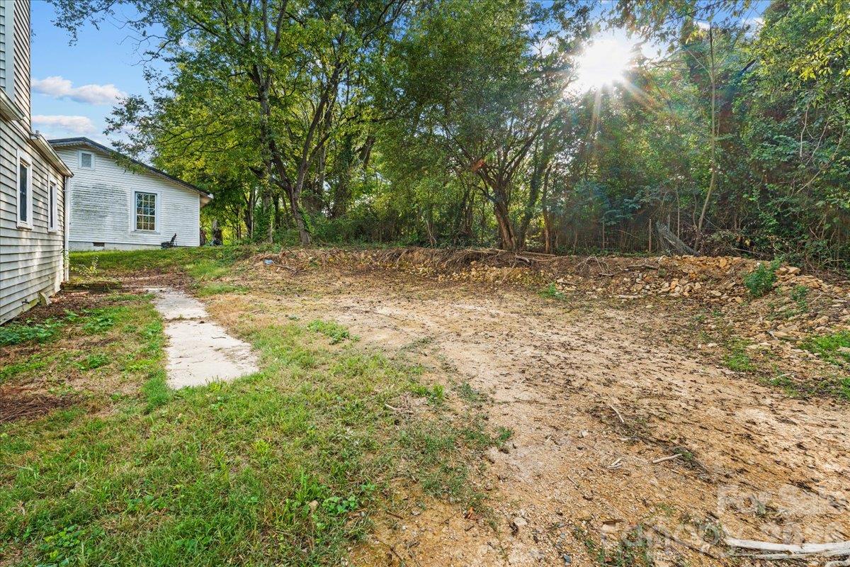 911 Carolina Avenue Property Photo 8
