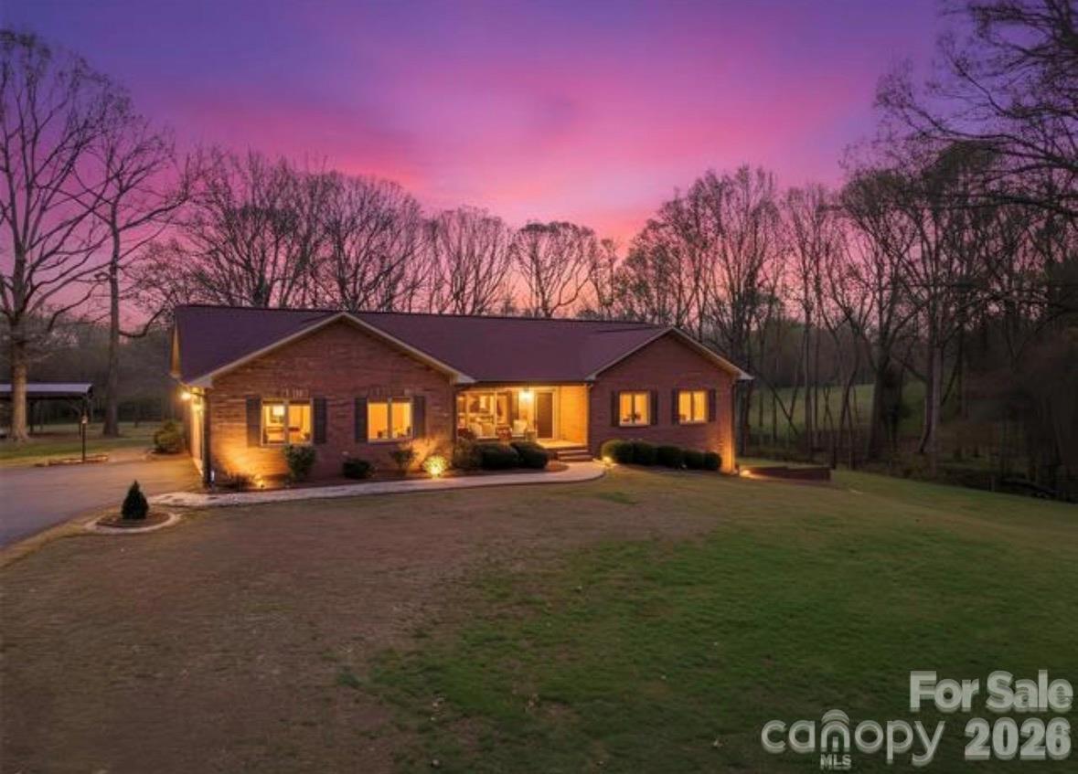 328 Davidson Court Property Photo 1