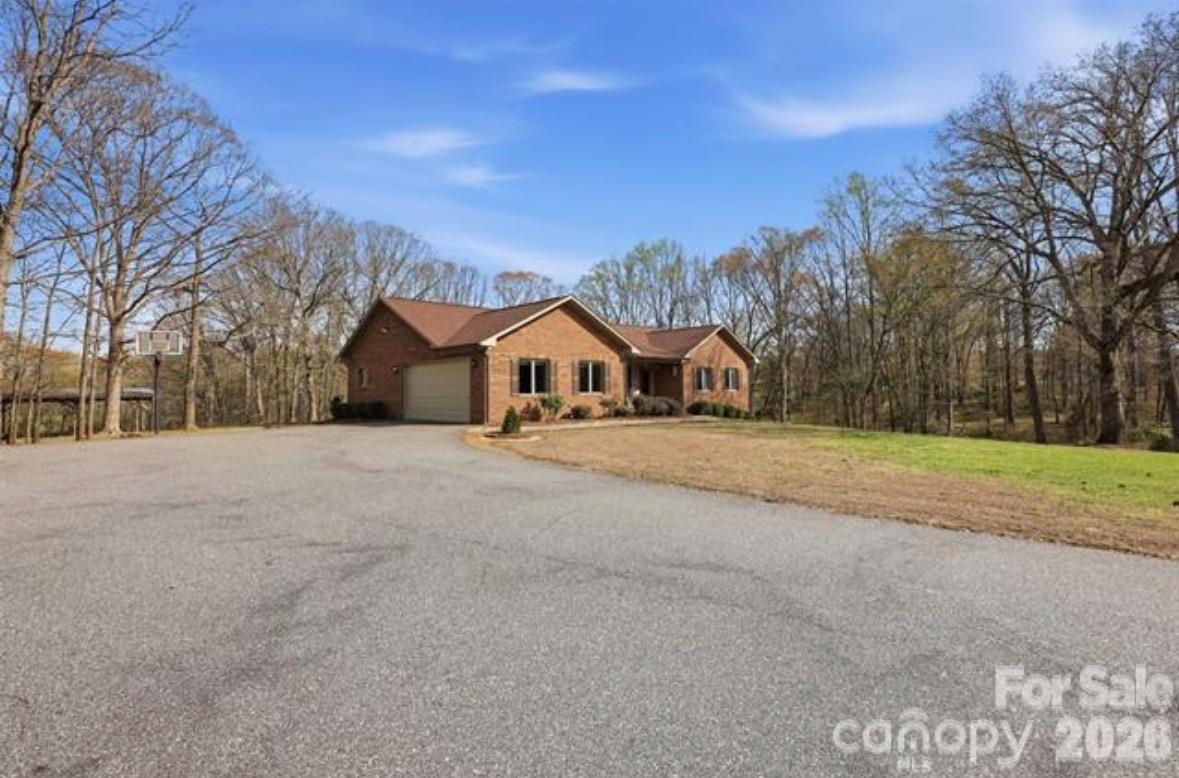 328 Davidson Court Property Photo 4