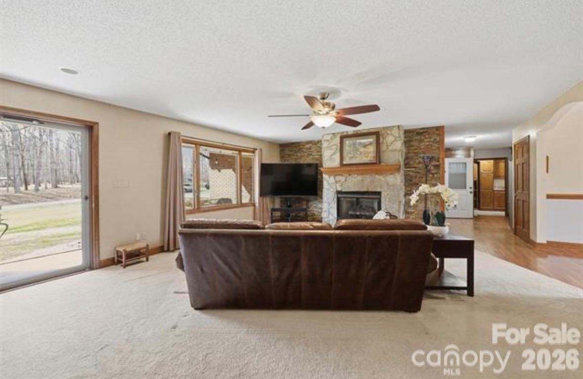 328 Davidson Court Property Photo 8