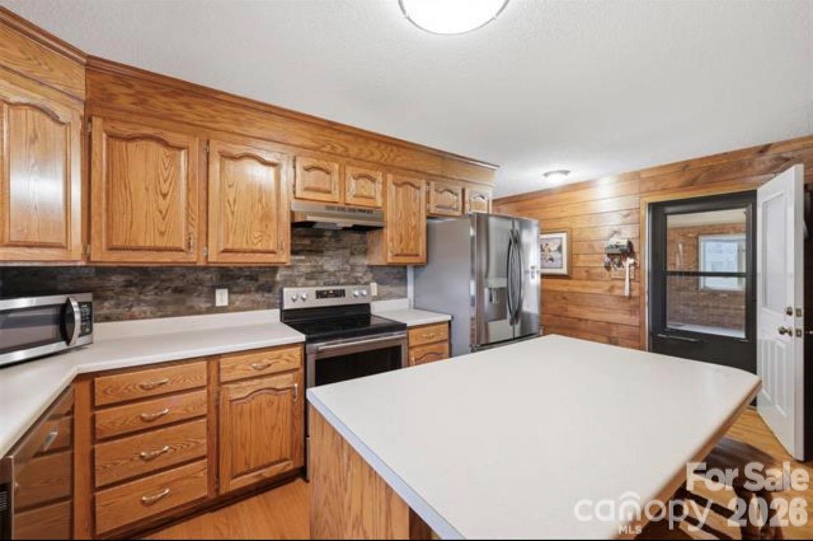 328 Davidson Court Property Photo 11