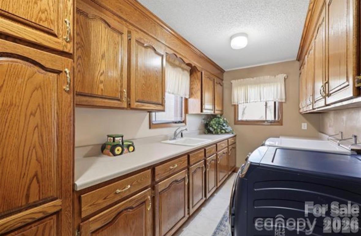 328 Davidson Court Property Photo 12