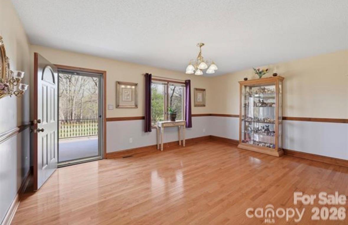 328 Davidson Court Property Photo 13
