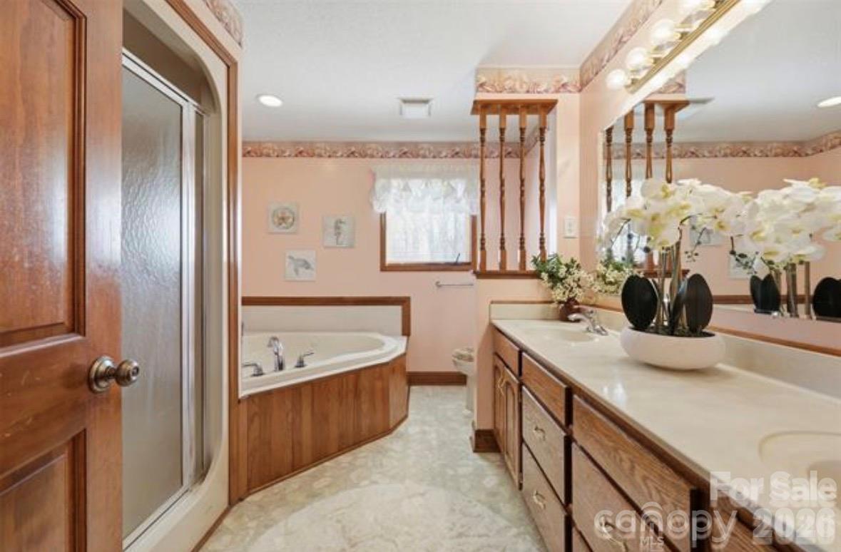 328 Davidson Court Property Photo 19
