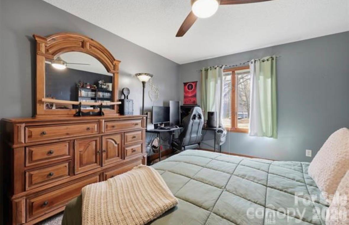 328 Davidson Court Property Photo 20
