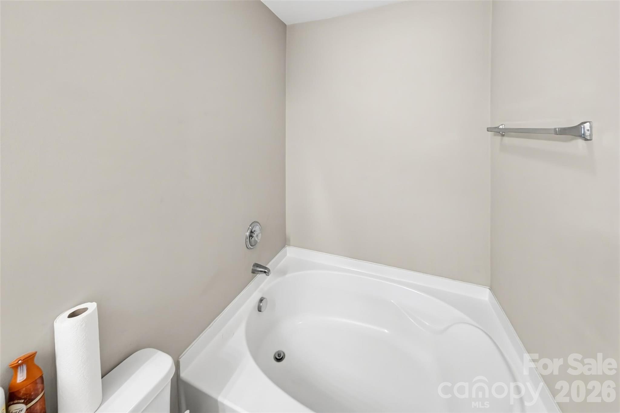 8538 Greenware Trail Property Photo 13