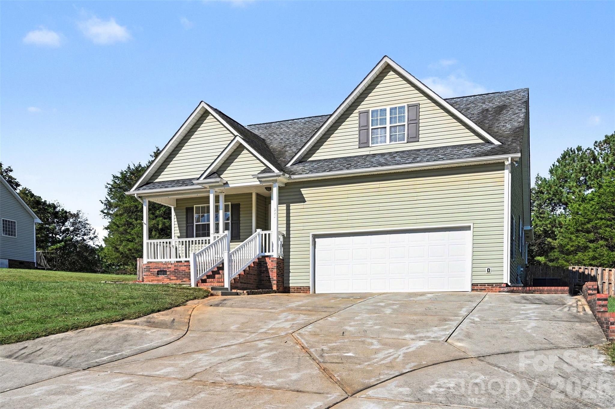 225 Brooks Farm Drive Property Photo 3