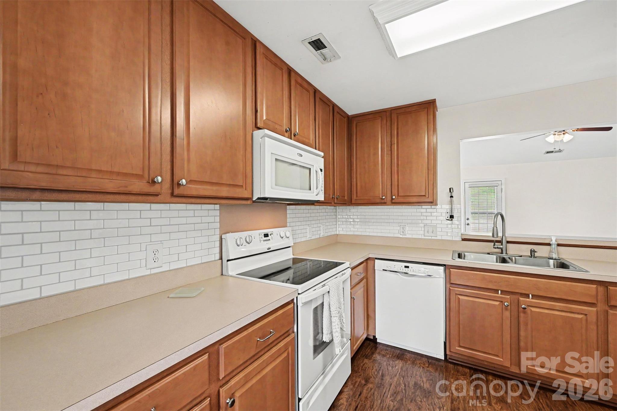 225 Brooks Farm Drive Property Photo 10
