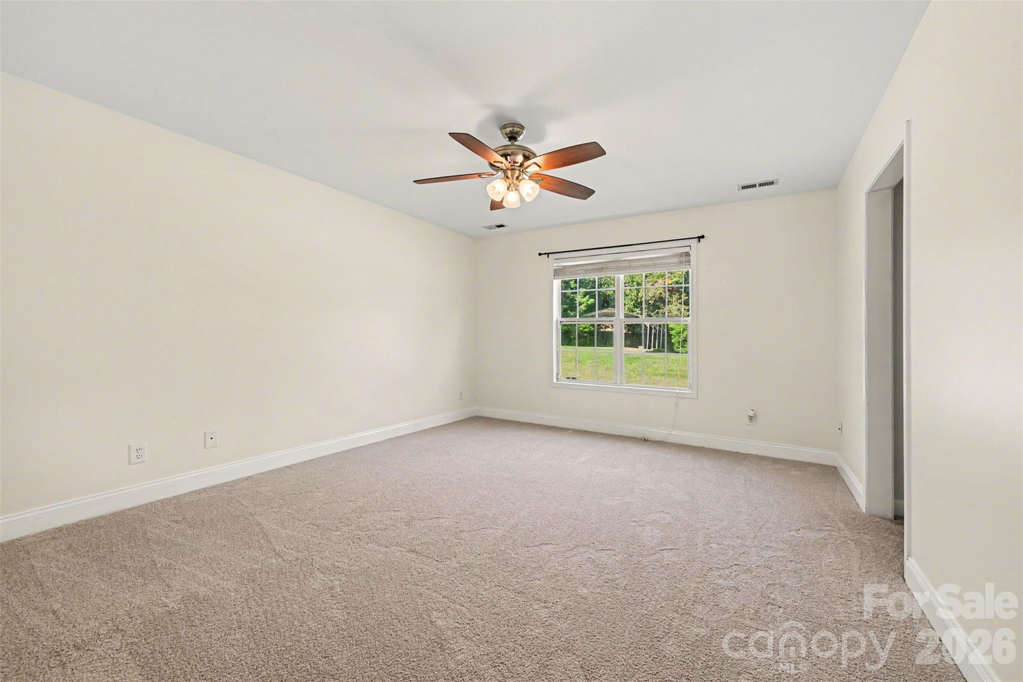 225 Brooks Farm Drive Property Photo 12