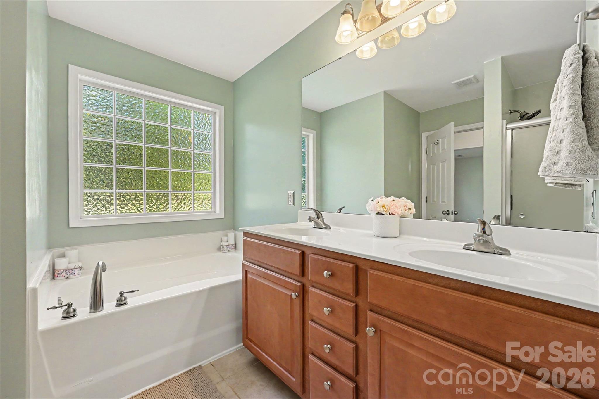225 Brooks Farm Drive Property Photo 15