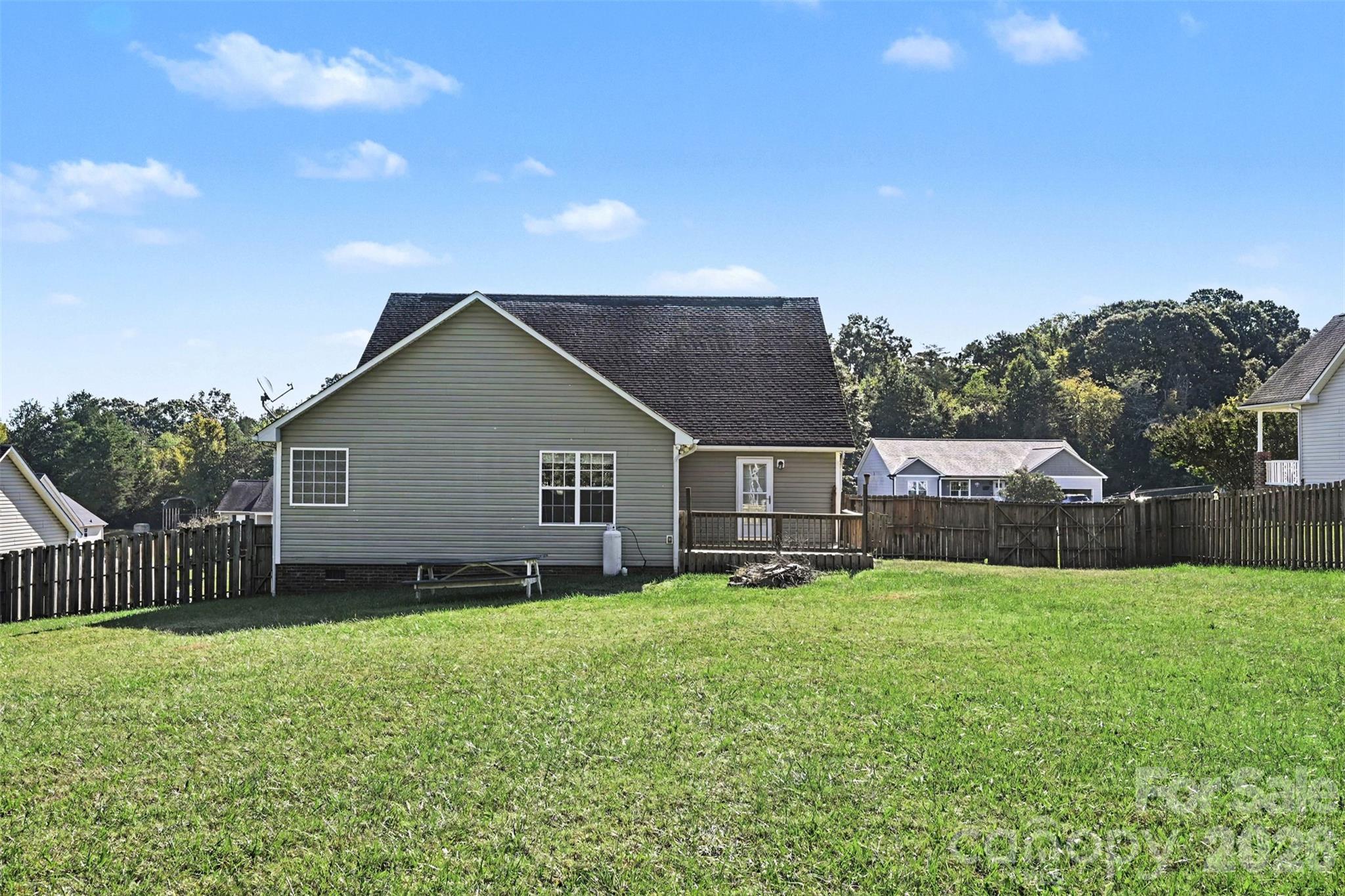 225 Brooks Farm Drive Property Photo 26