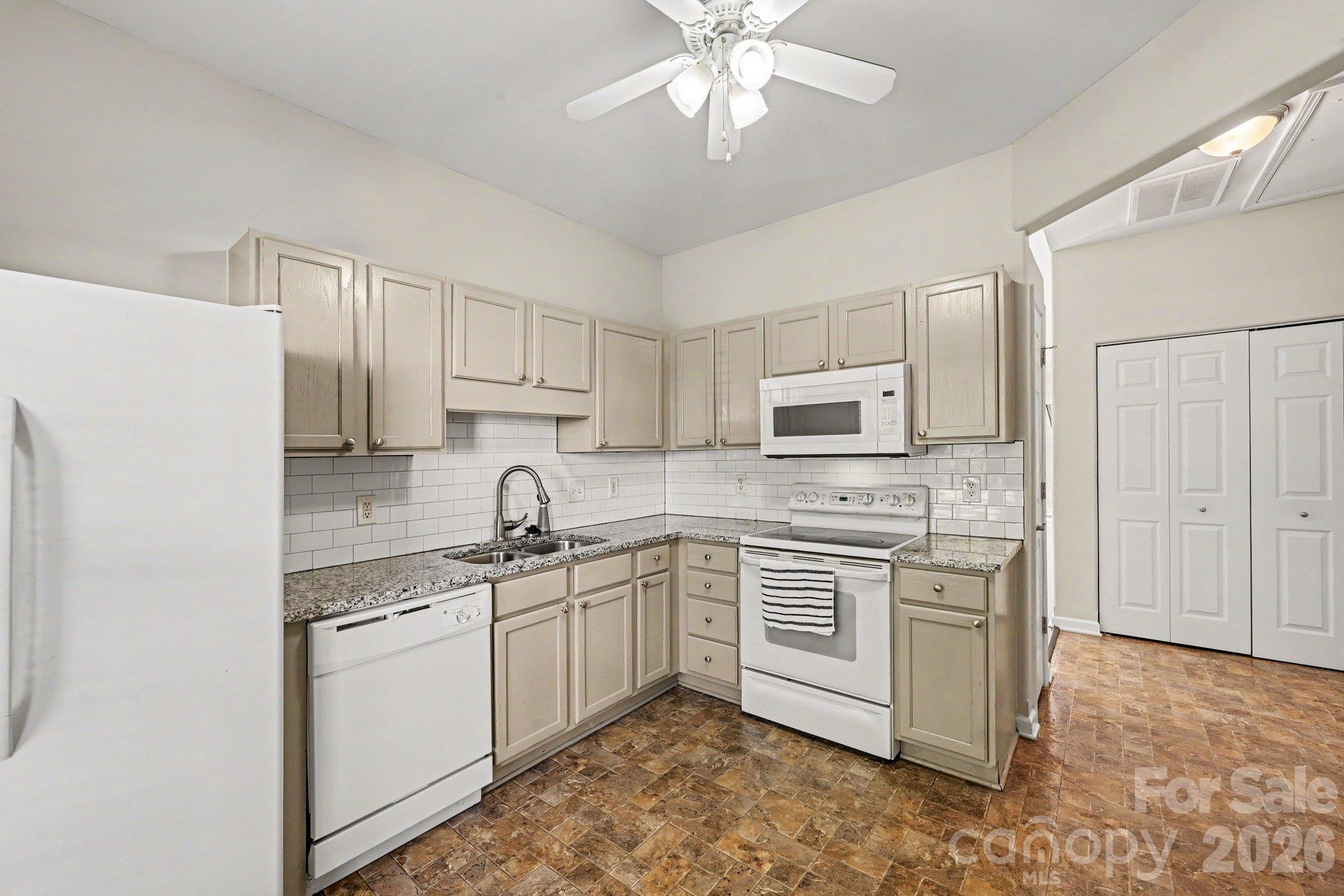 8334 Carob Tree Lane Property Photo 10