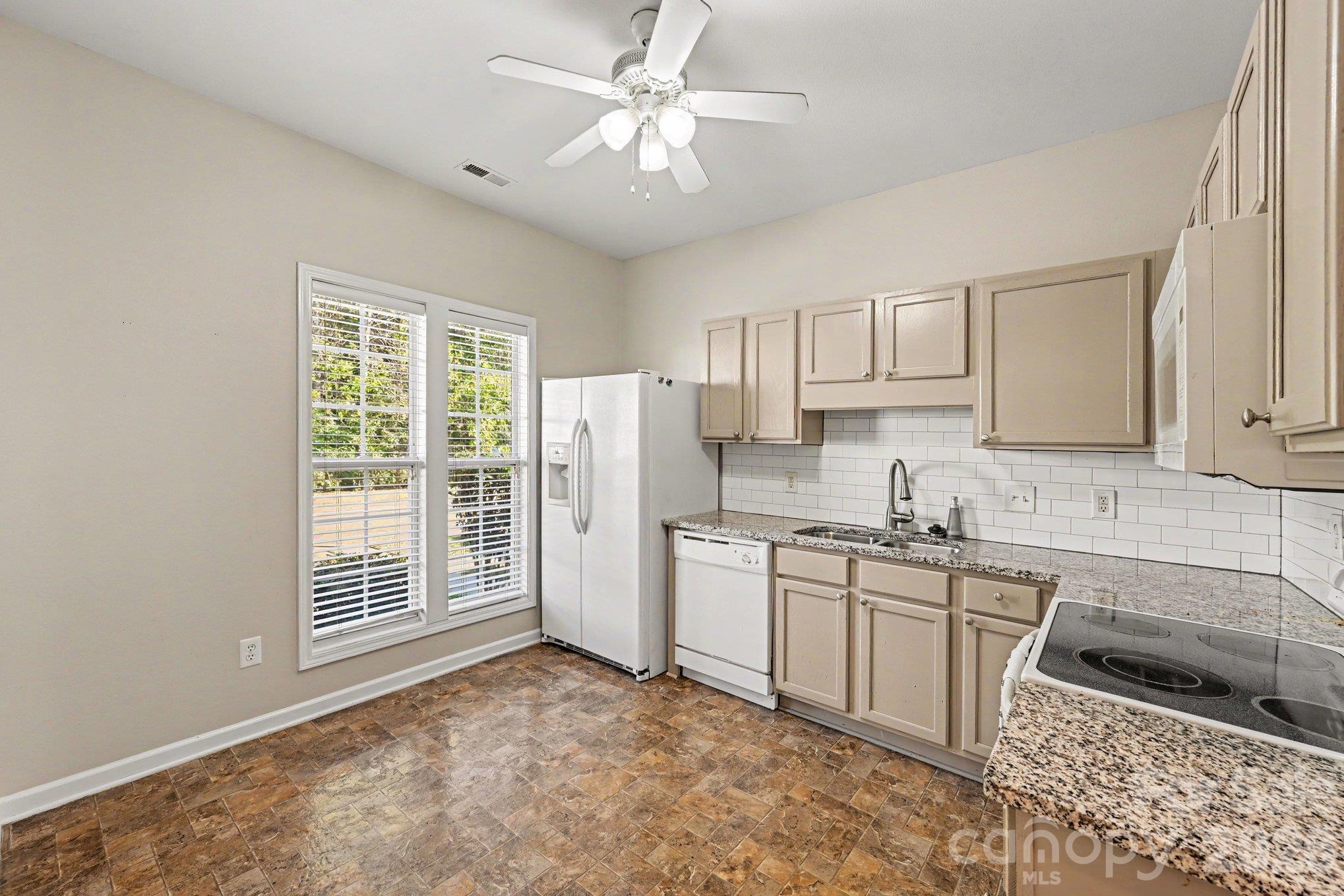 8334 Carob Tree Lane Property Photo 11