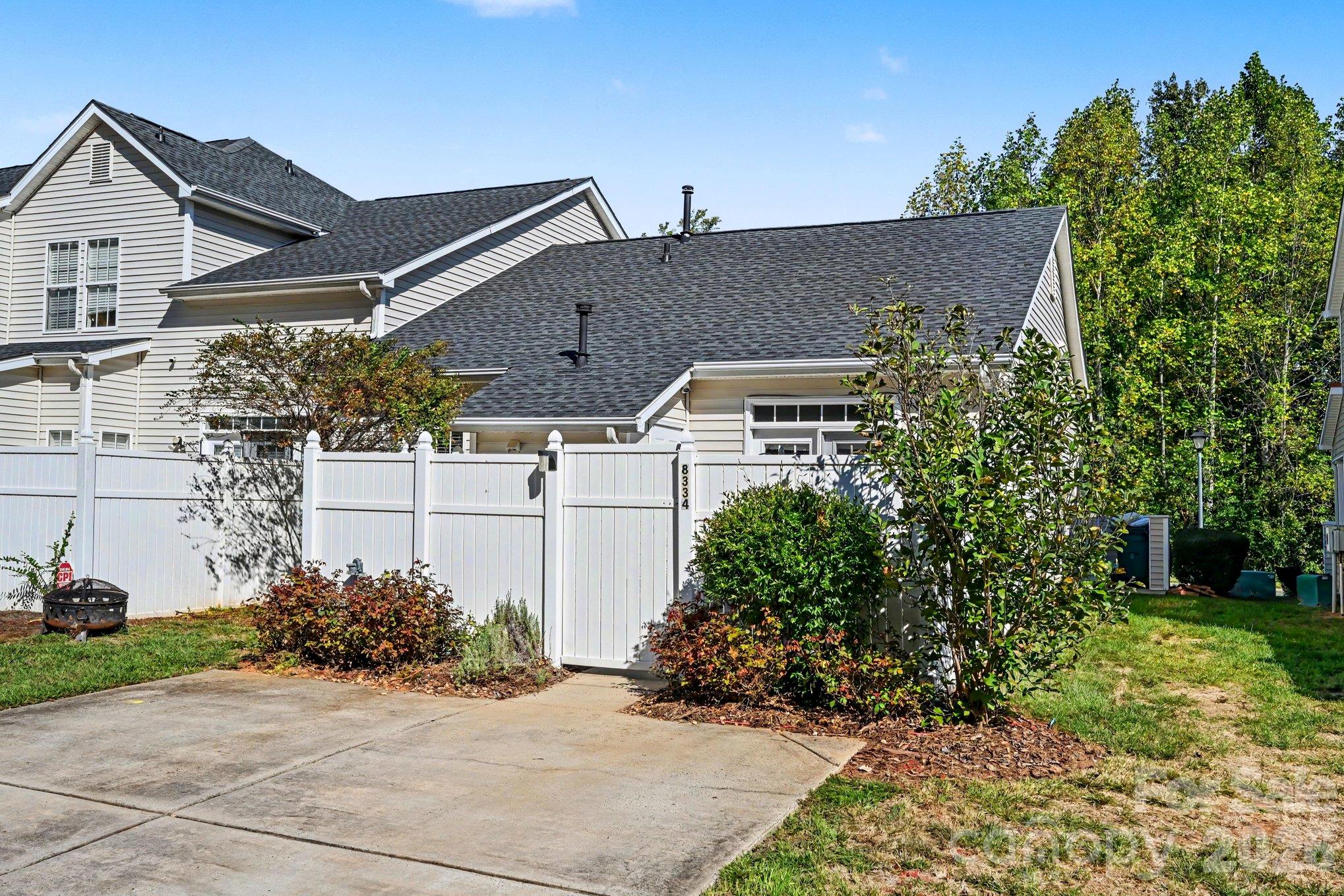 8334 Carob Tree Lane Property Photo 24