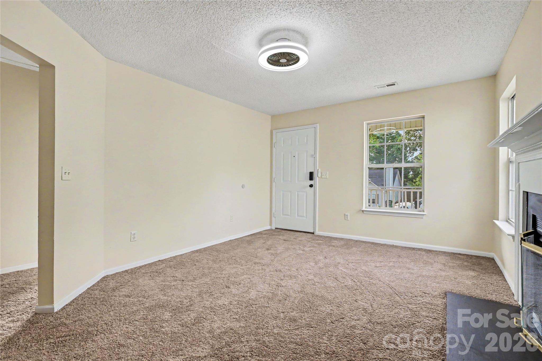 1611 Dendy Lane Property Photo 3