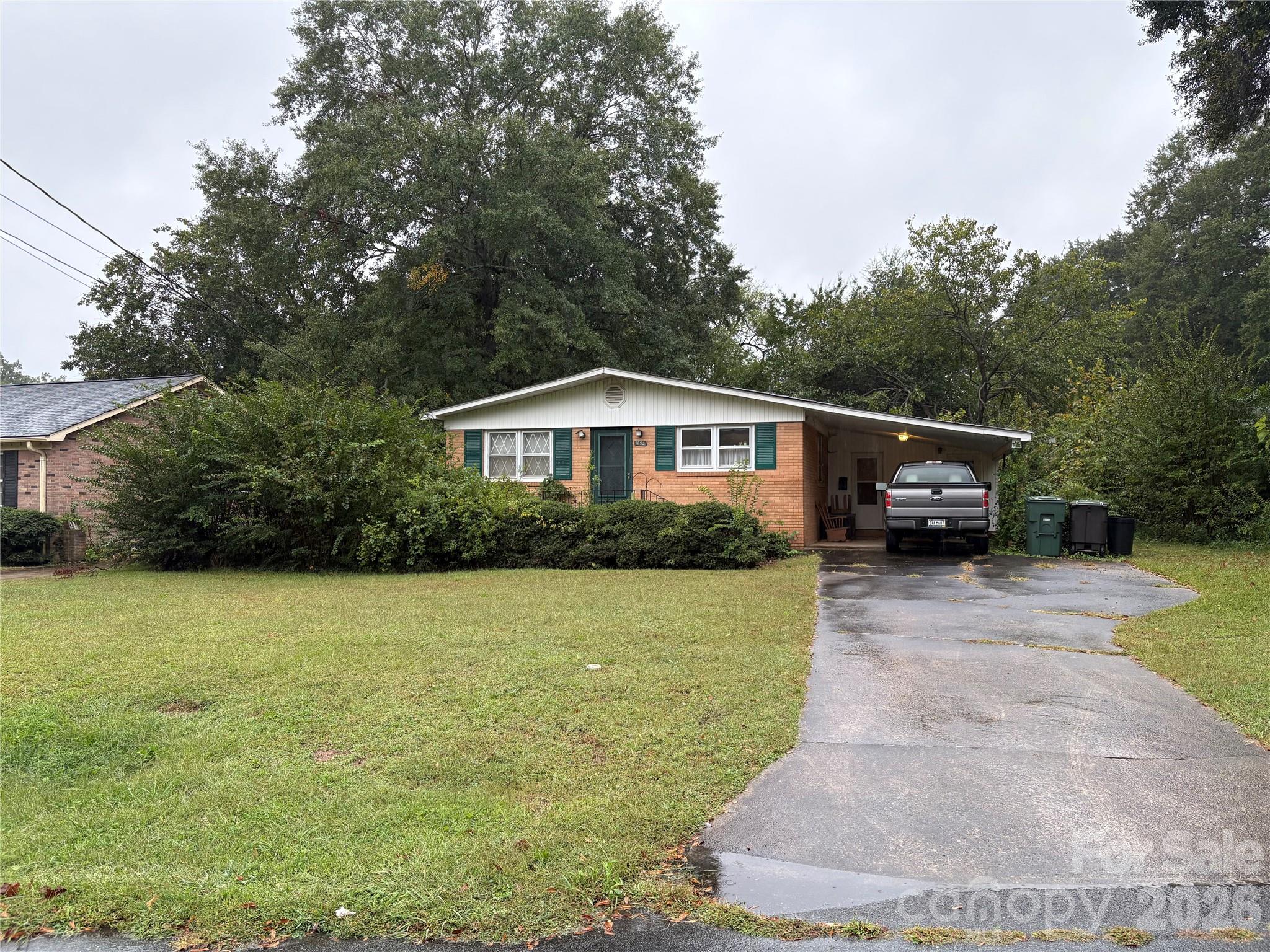 1622 Fairfield Drive Property Photo 1
