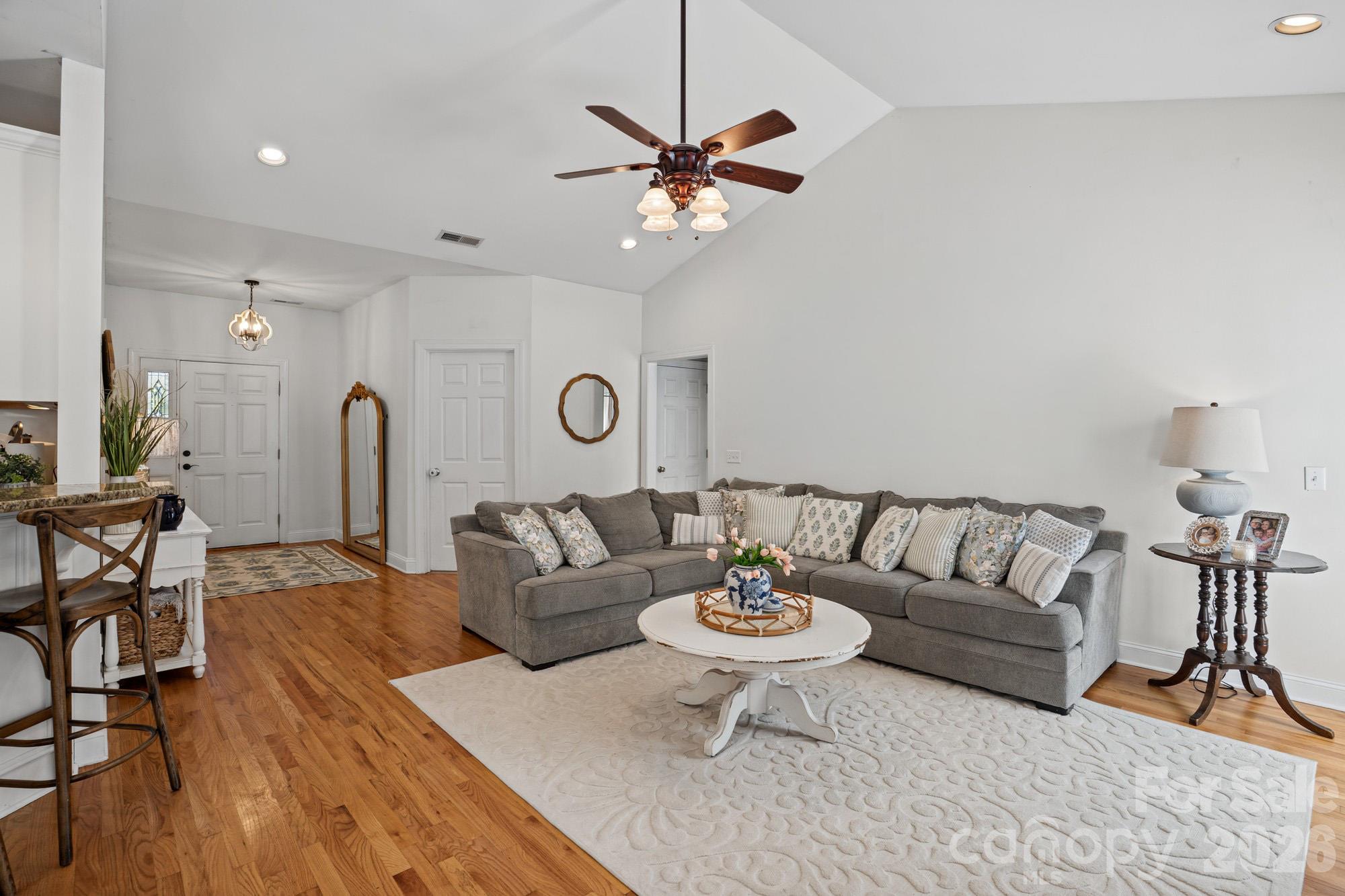 25922 Lingerfelt Road Property Photo 5