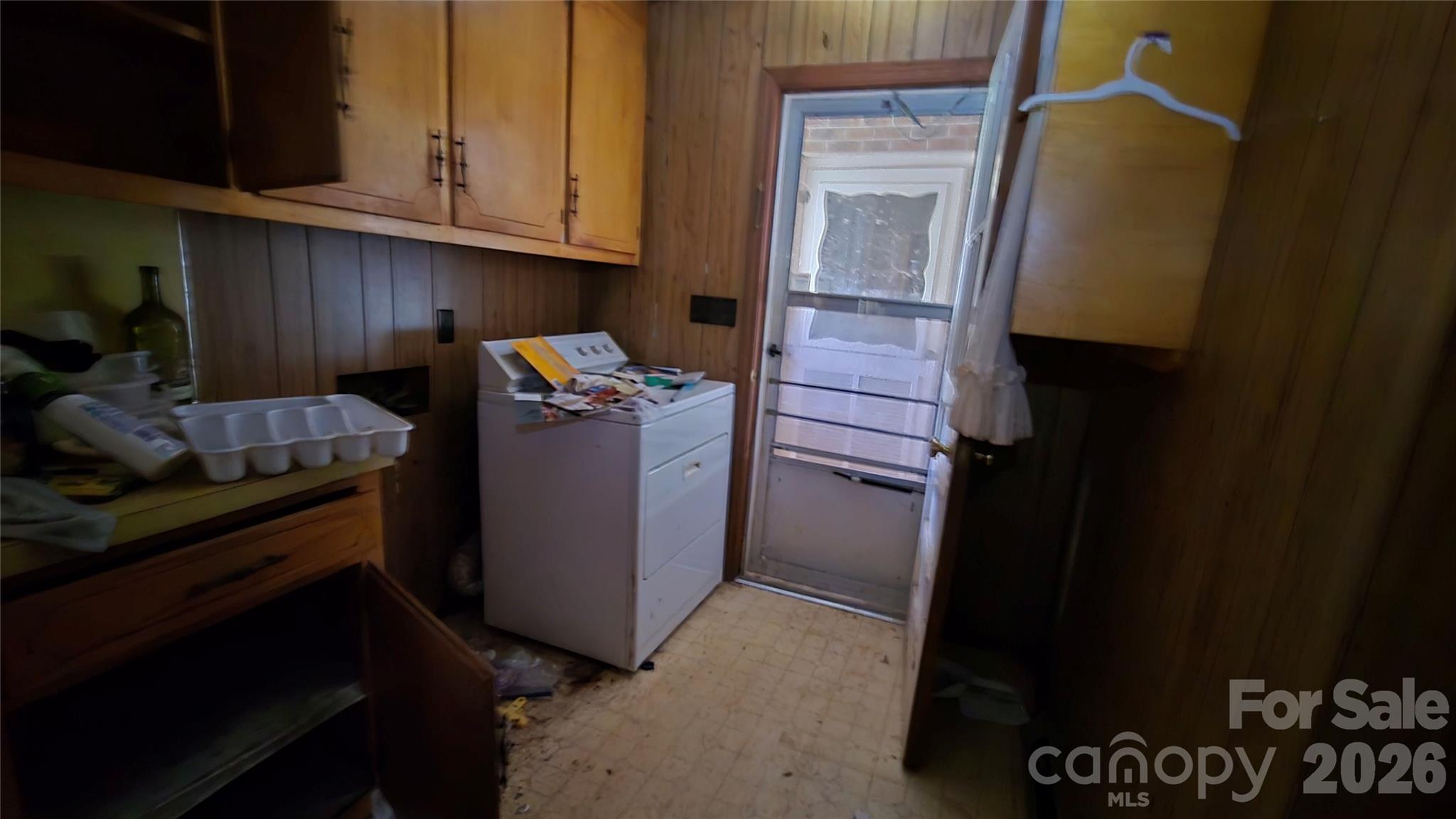 330 Brook Circle Property Photo 6