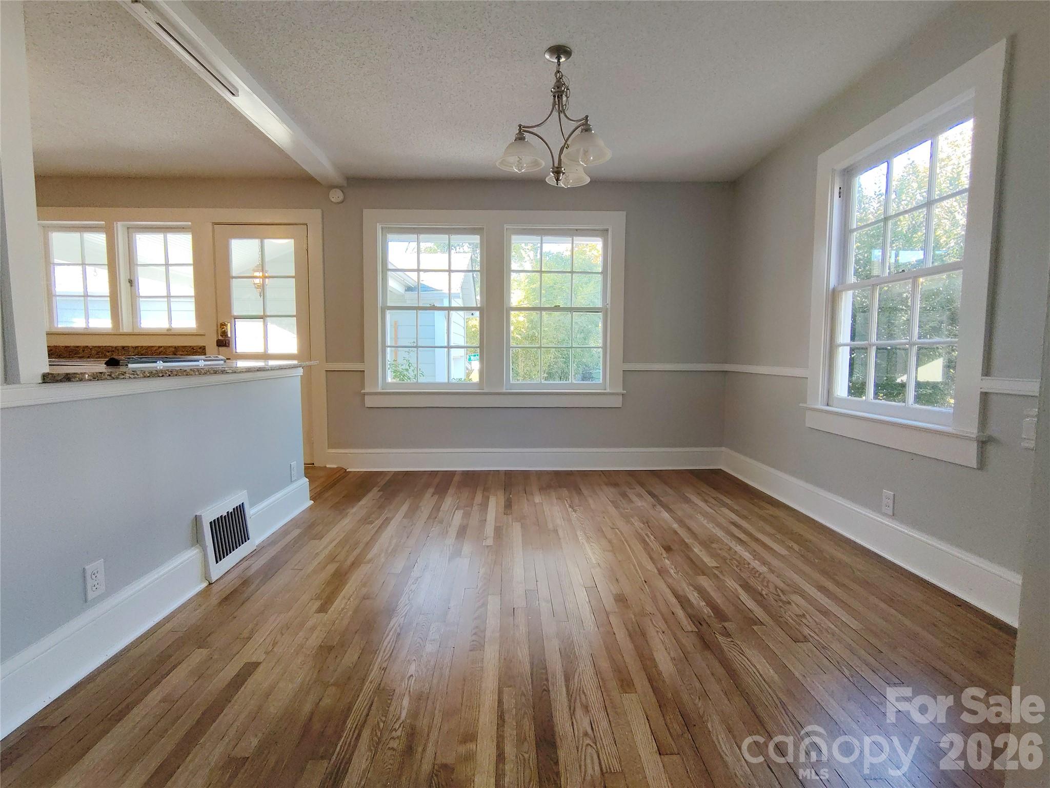 23 Woodley Avenue Property Photo 23