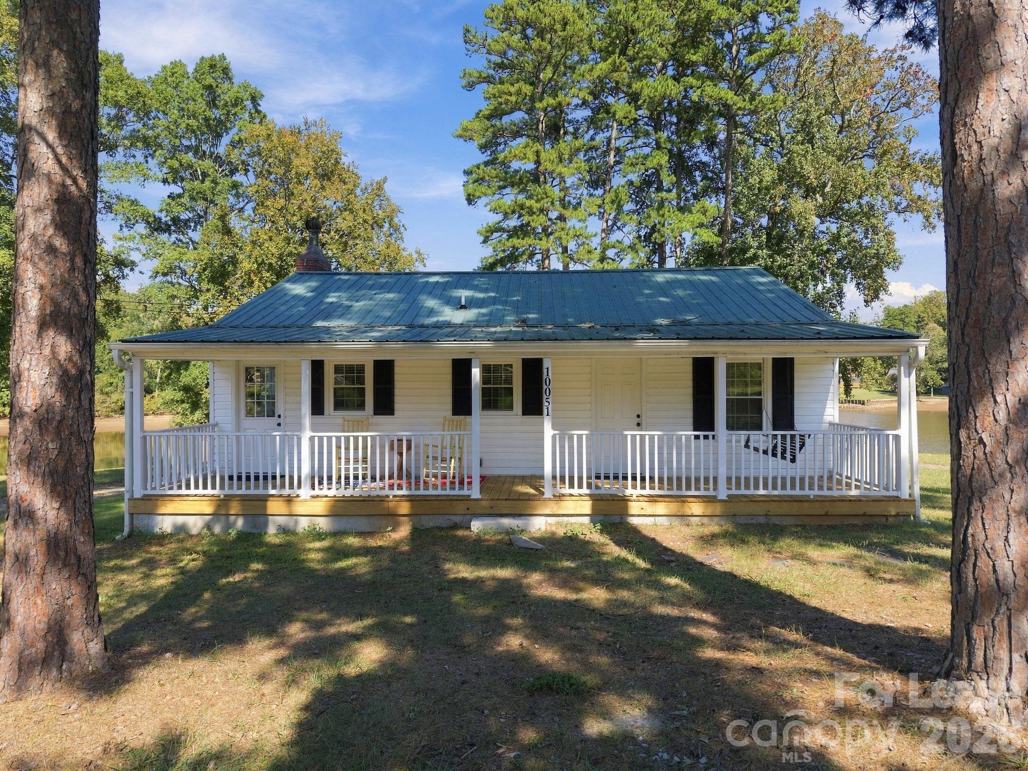 10051 Linwood Southmont Road Property Photo 2