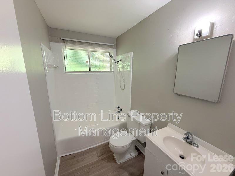 561 Blendwood Drive Property Photo 6