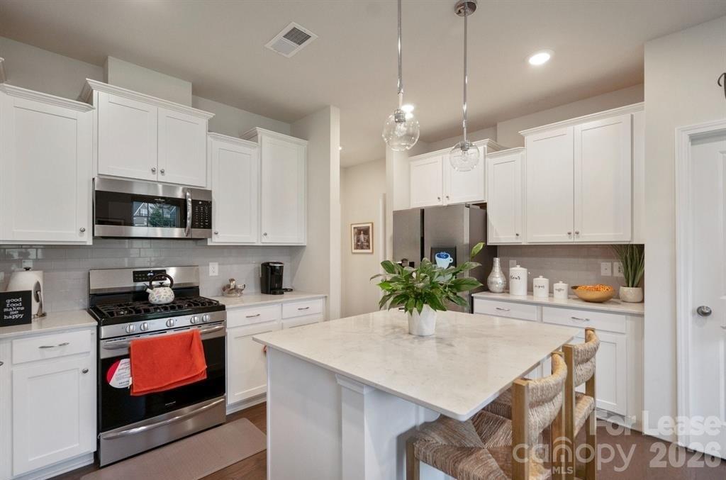 17812 New Mark Avenue Property Photo 9