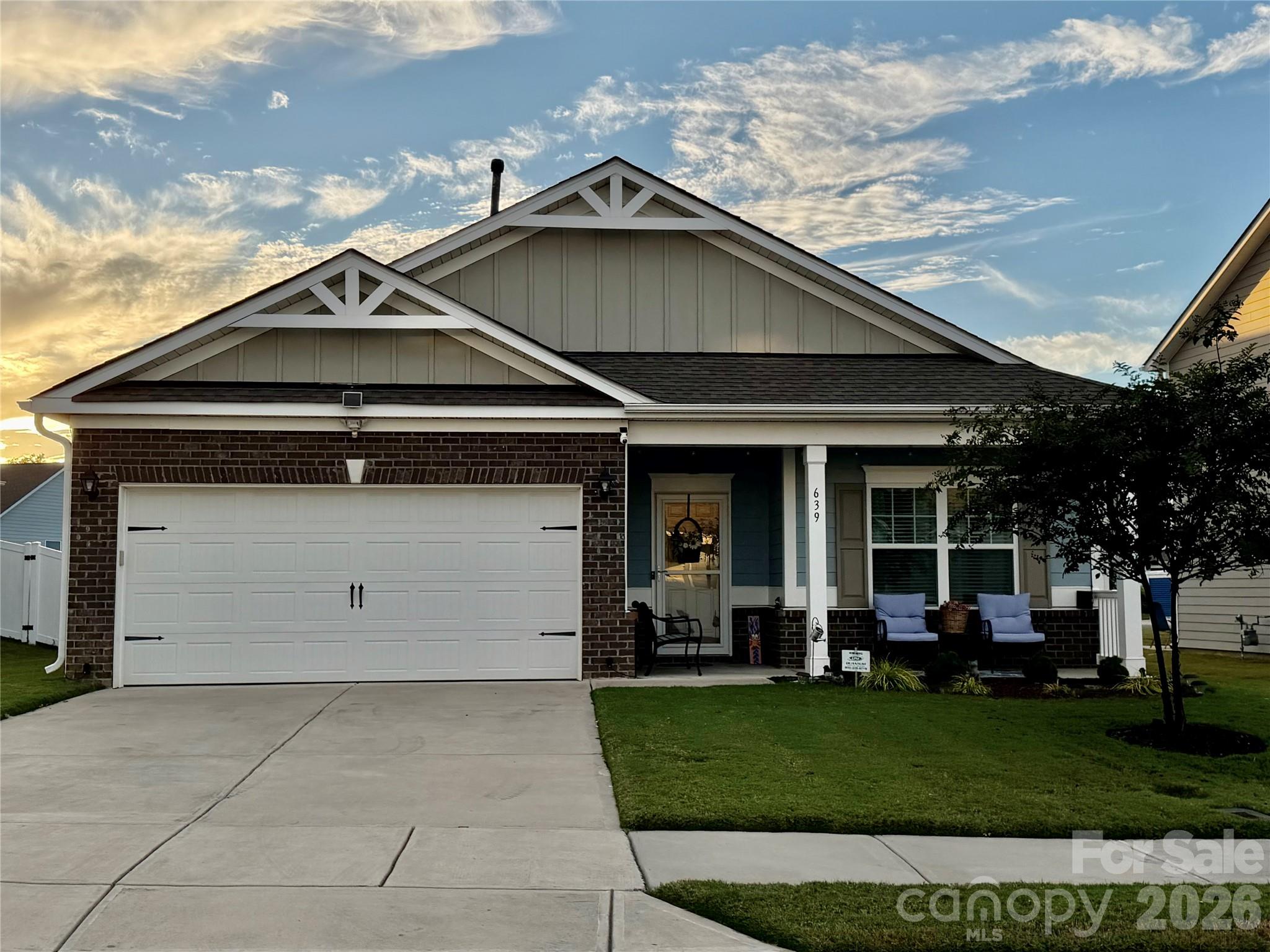 639 Ardsley Drive Property Photo 1