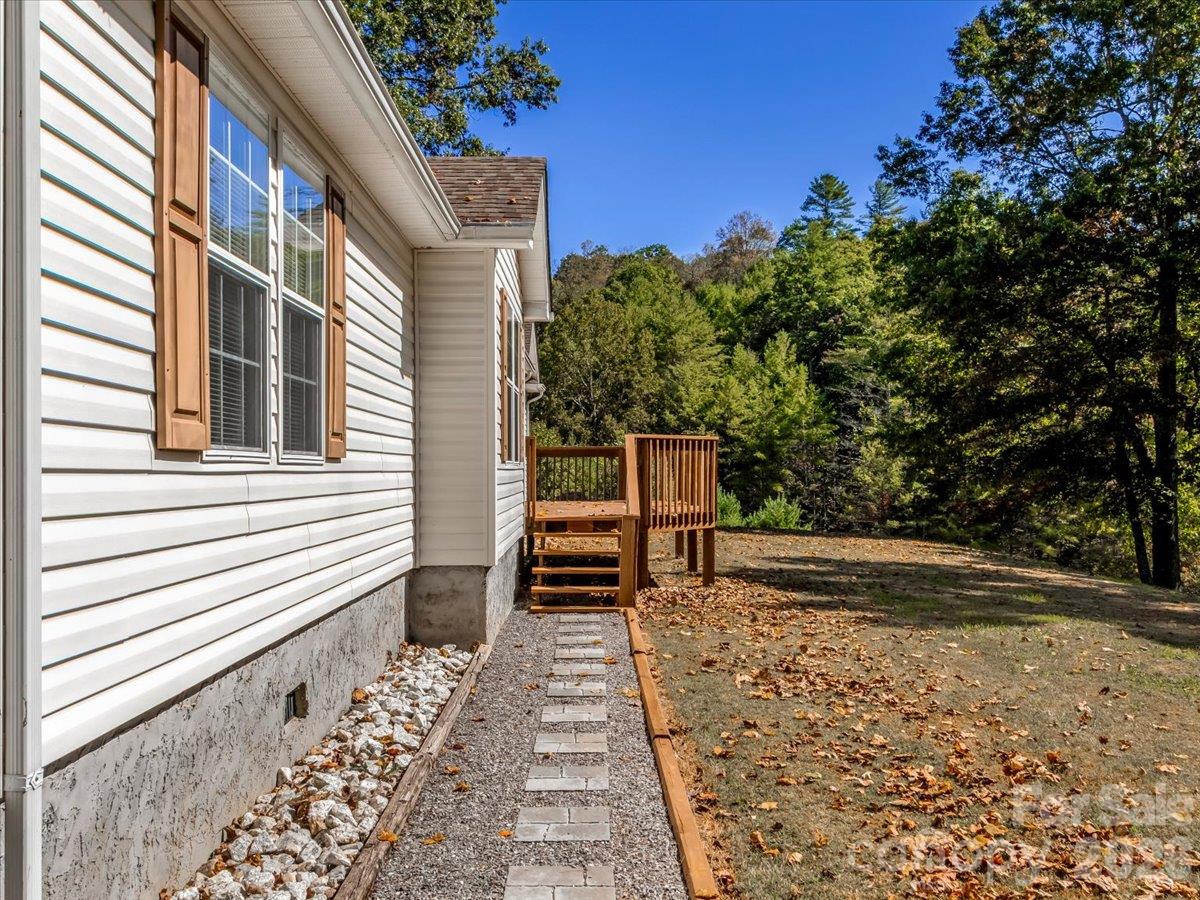 59 Higher Ground Lane Property Photo 12