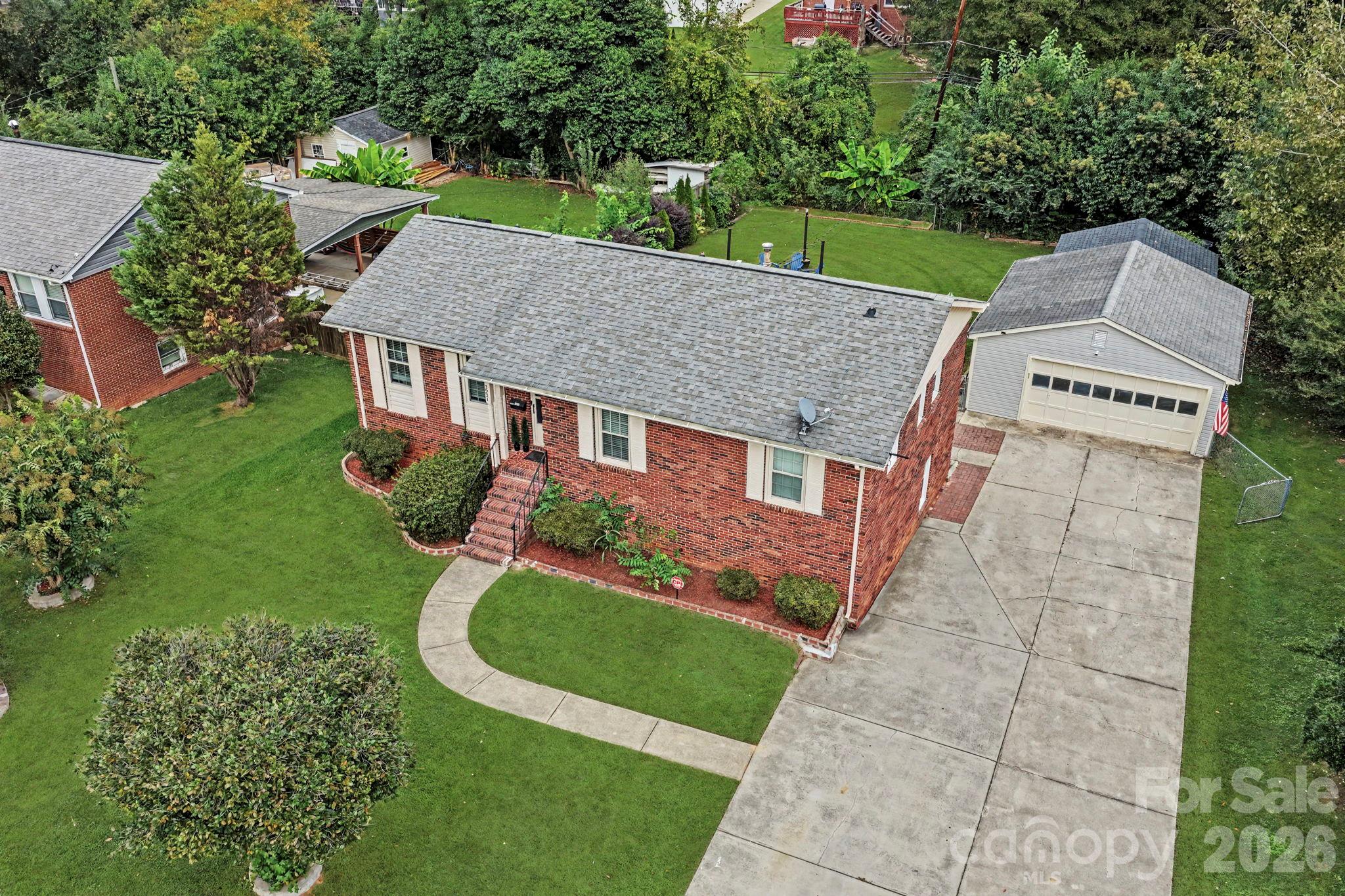 3931 Irvington Drive Property Photo 4