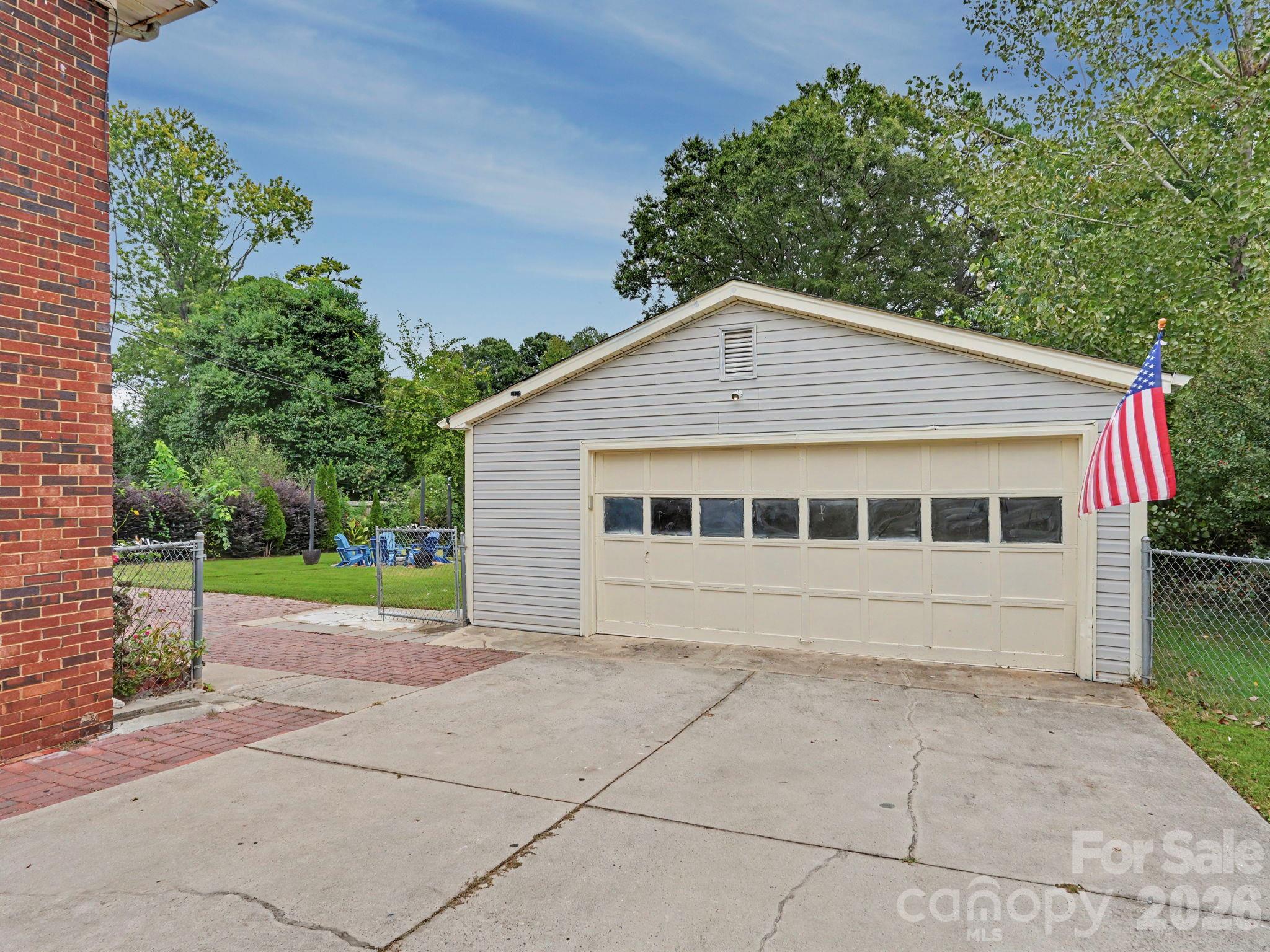 3931 Irvington Drive Property Photo 6