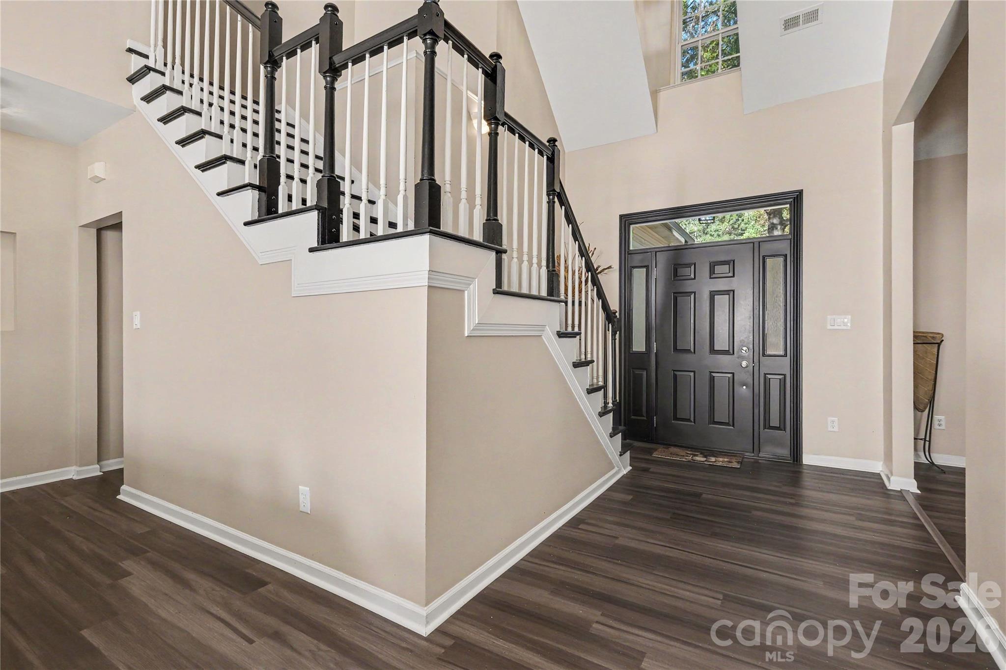 8030 Shiny Meadow Drive Property Photo 5