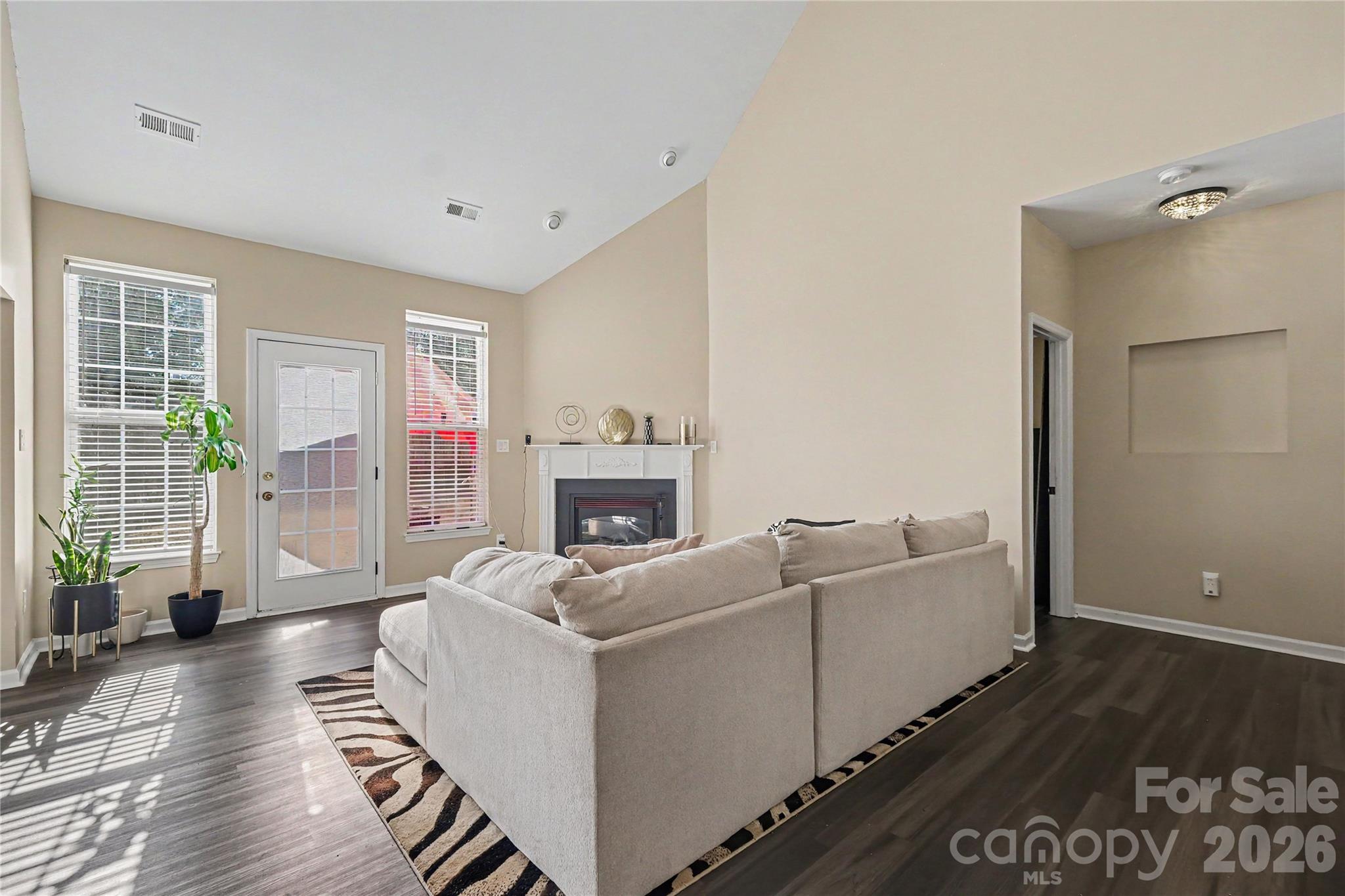 8030 Shiny Meadow Drive Property Photo 9