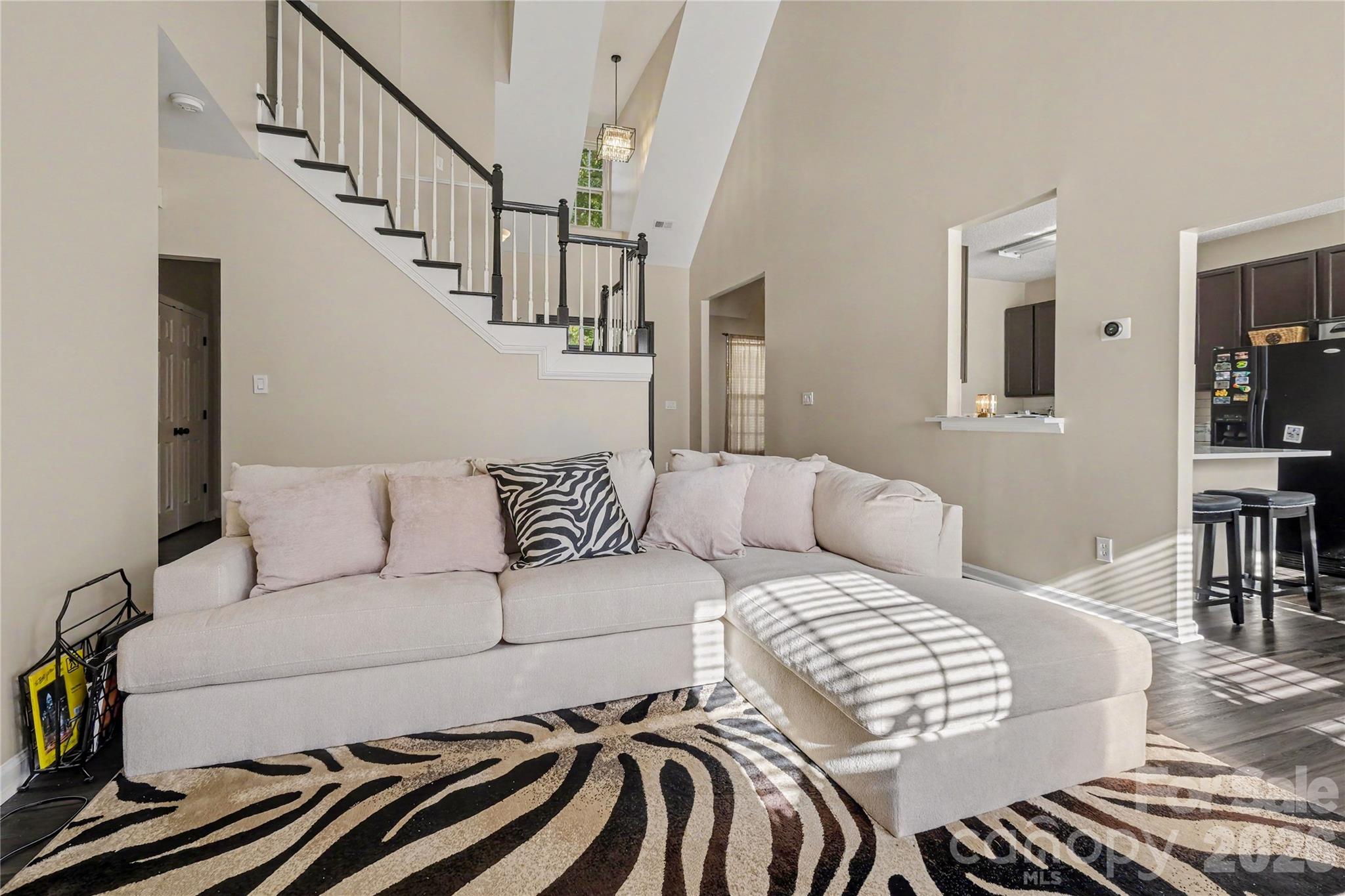 8030 Shiny Meadow Drive Property Photo 11