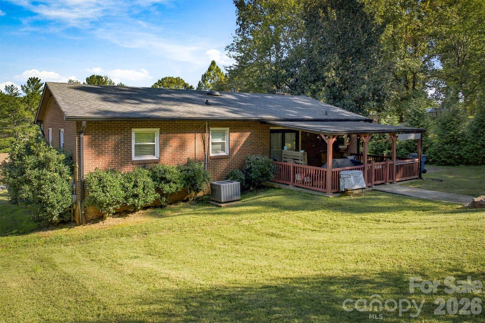 2010 Eastbrook Circle Property Photo 7