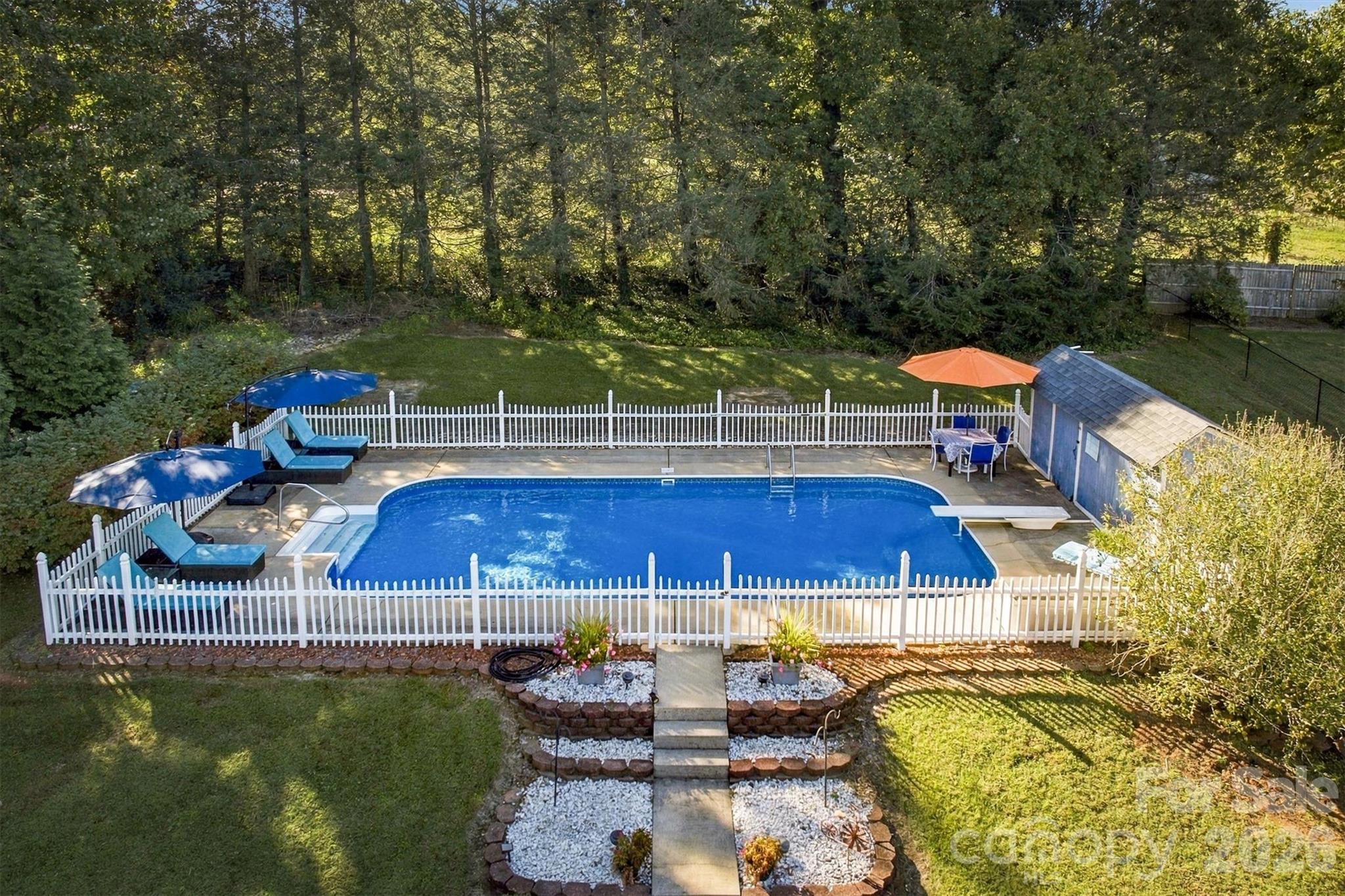 2010 Eastbrook Circle Property Photo 8