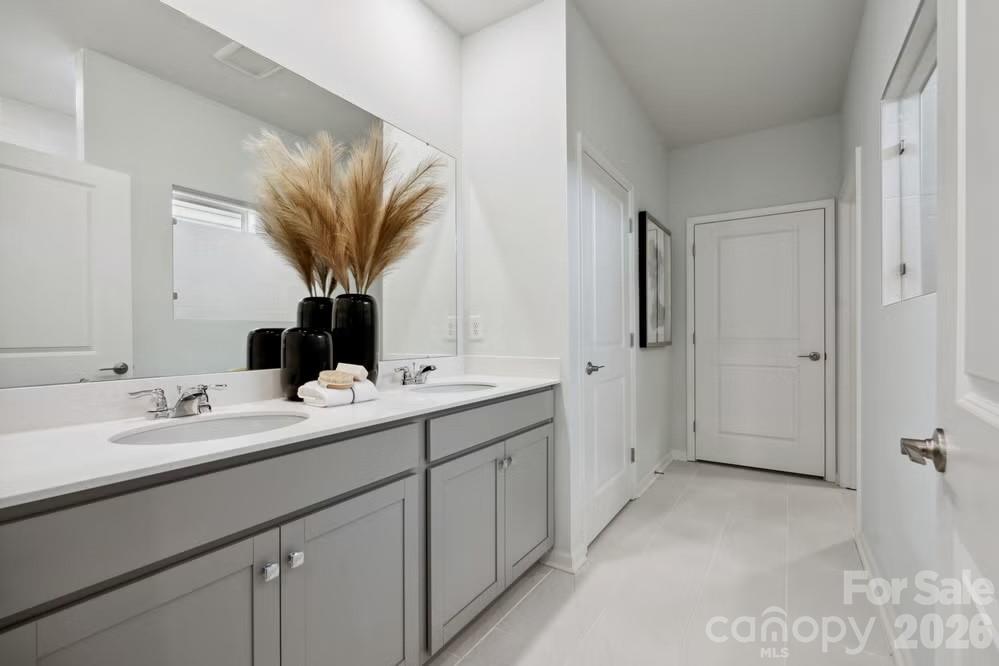 1010 Eva Jean Lane 65 Property Photo 2