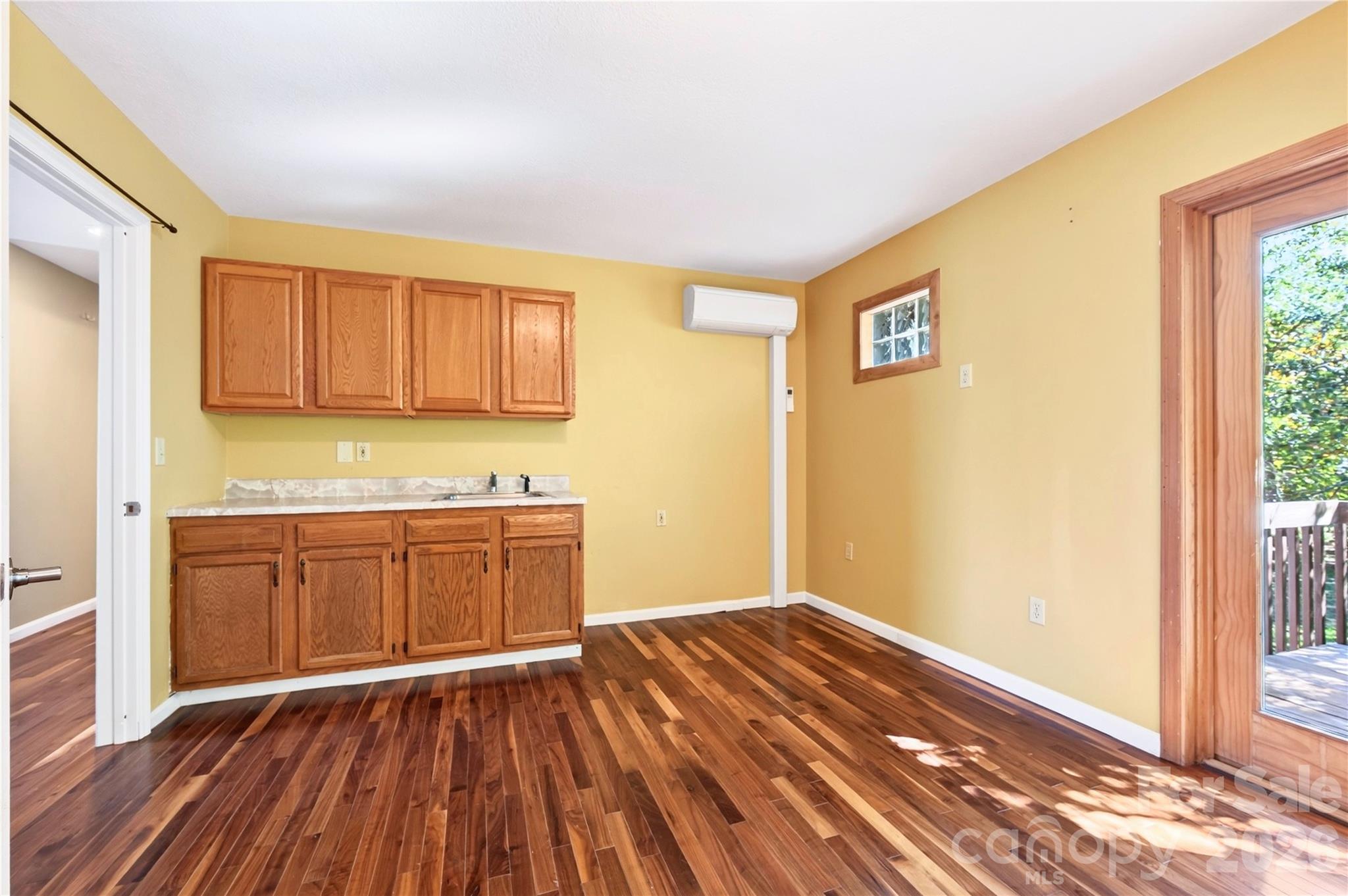 130 Center Avenue Property Photo 9