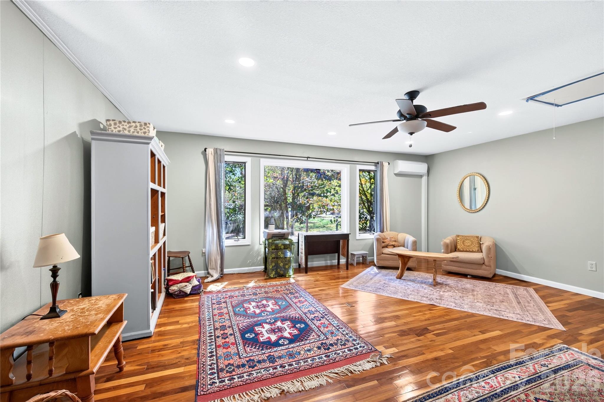 130 Center Avenue Property Photo 17
