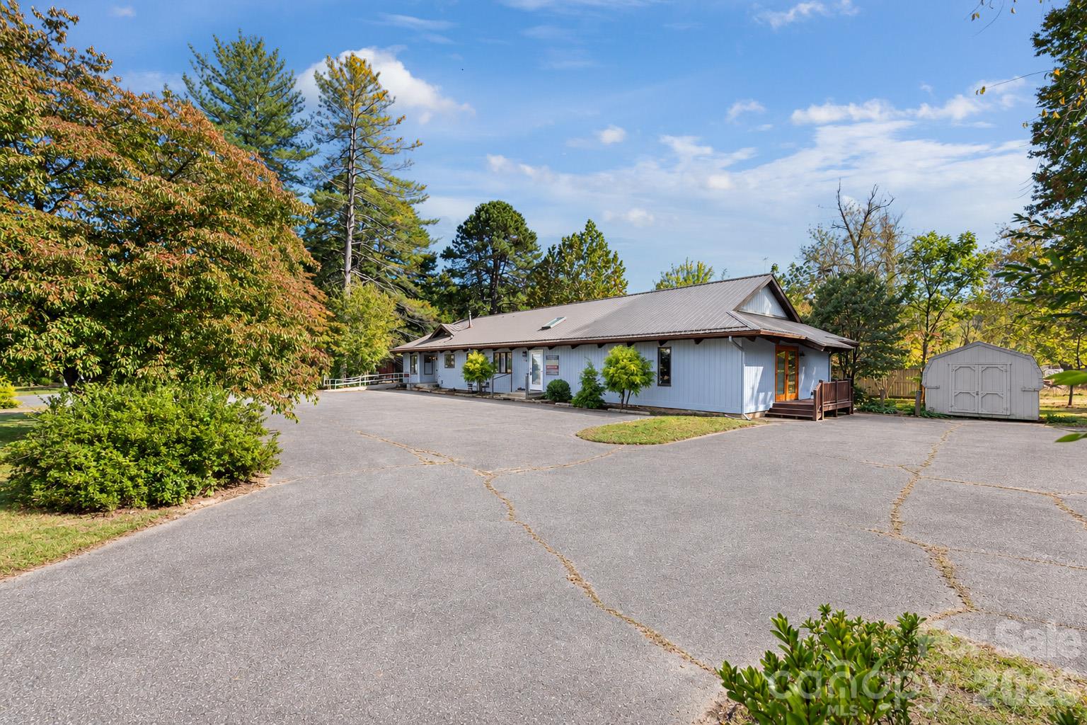 130 Center Avenue Property Photo 27