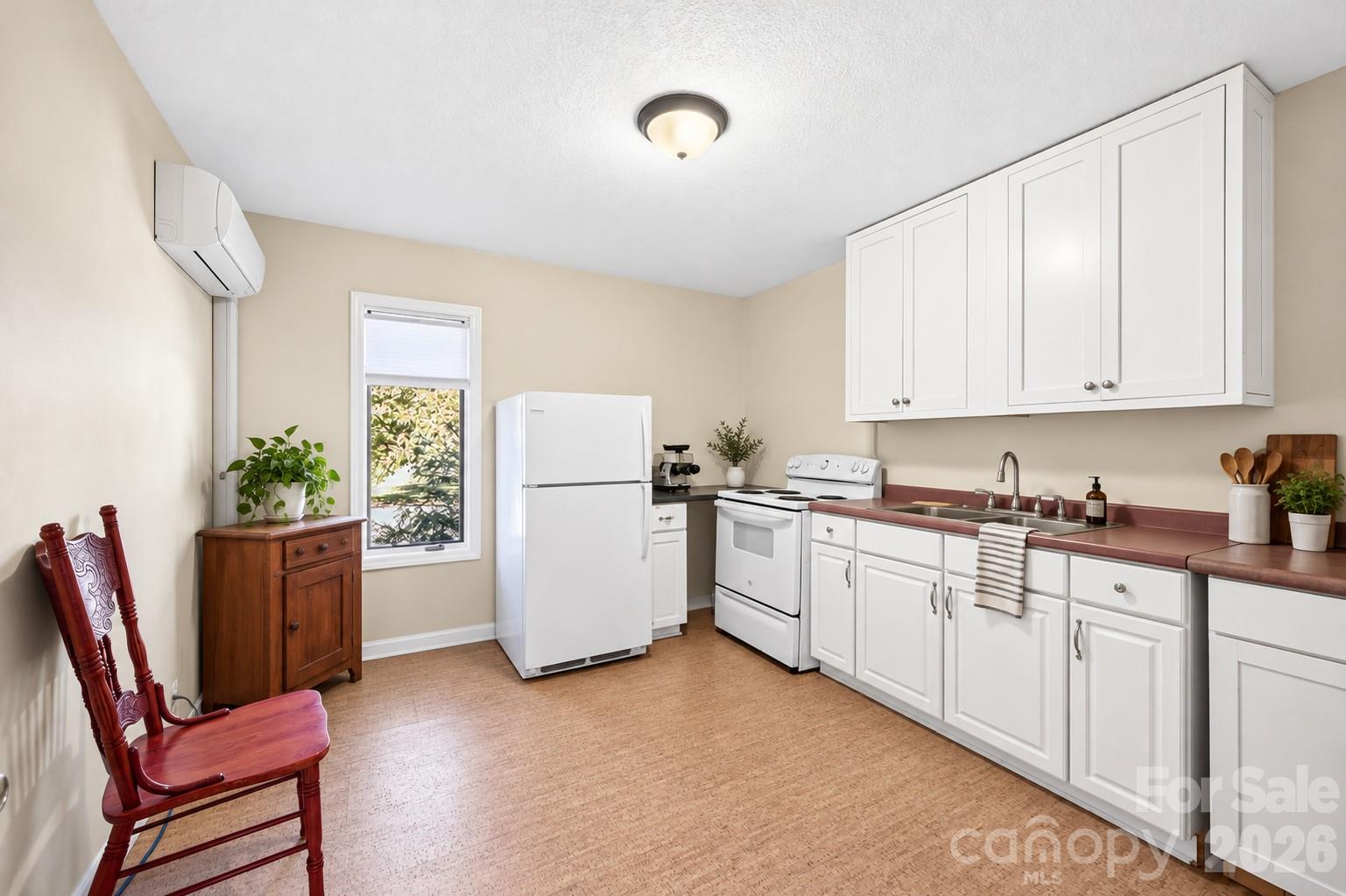 130 Center Avenue Property Photo 29