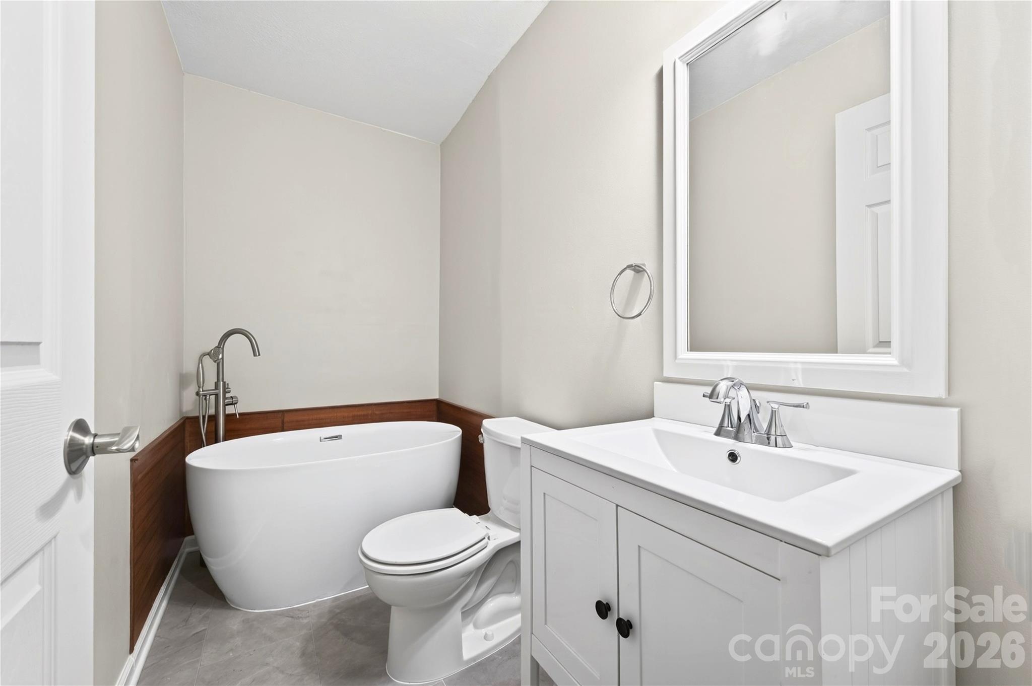 130 Center Avenue Property Photo 35