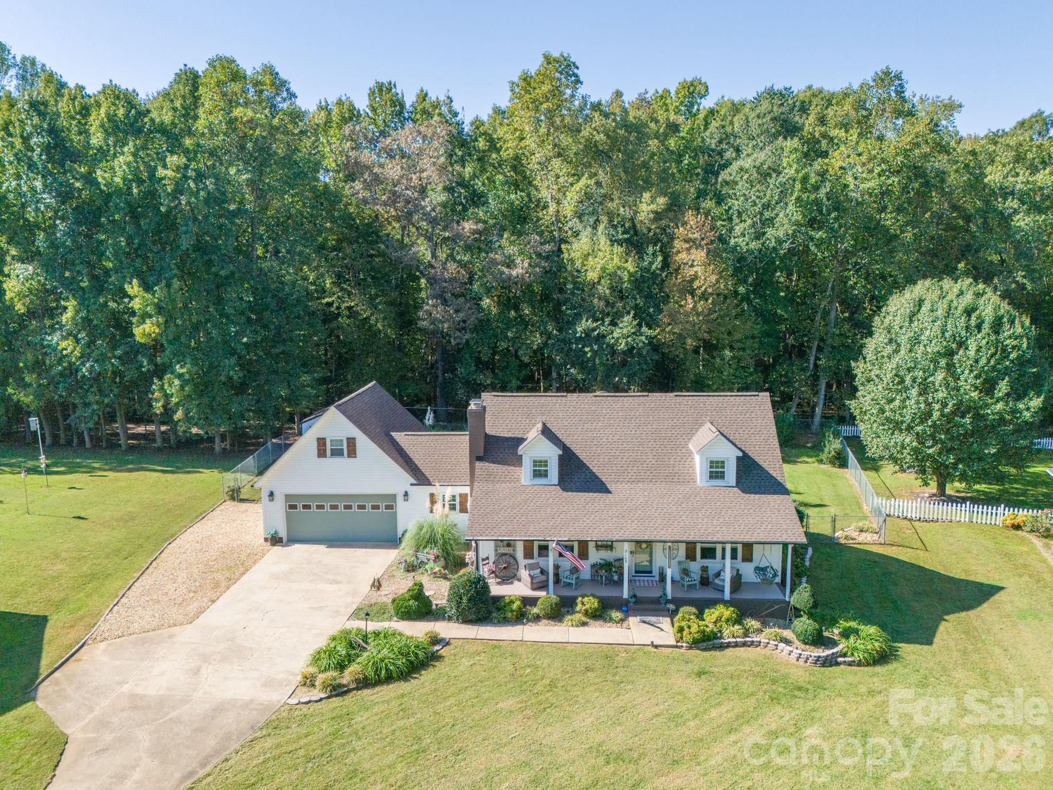 2105 Valley View Lane Property Photo 4