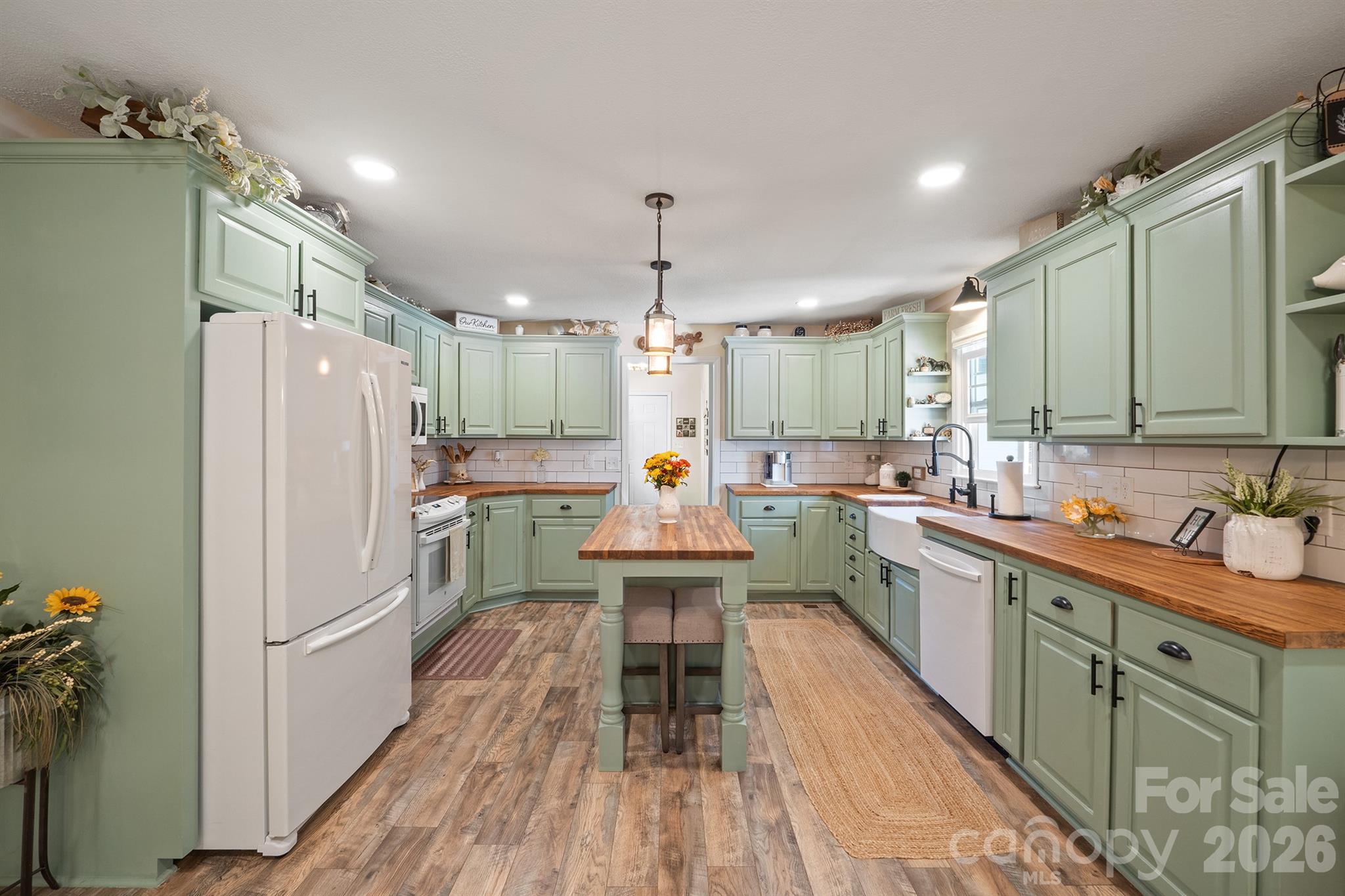 2105 Valley View Lane Property Photo 12