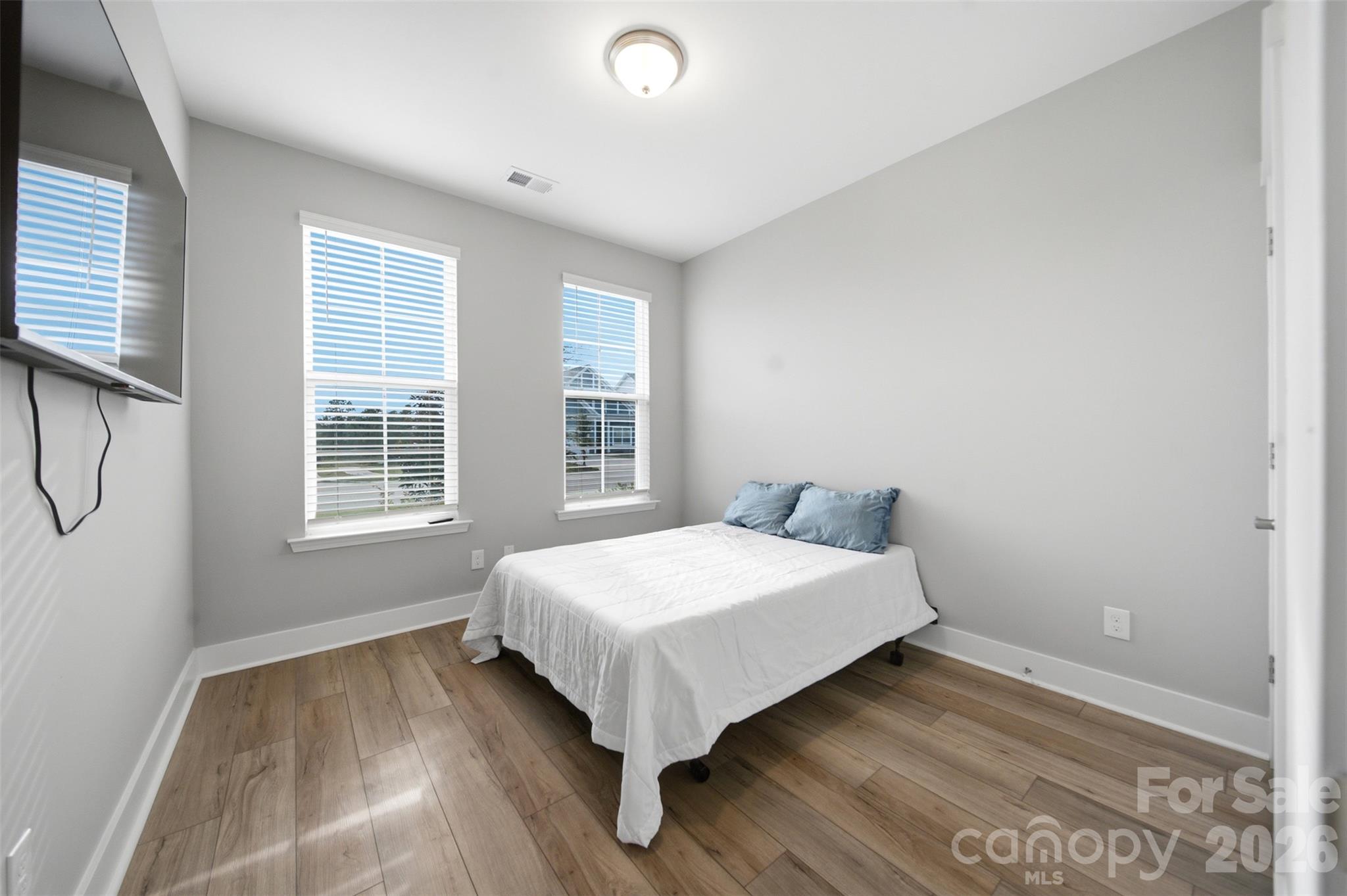 585 Ludlow Lane Property Photo 4
