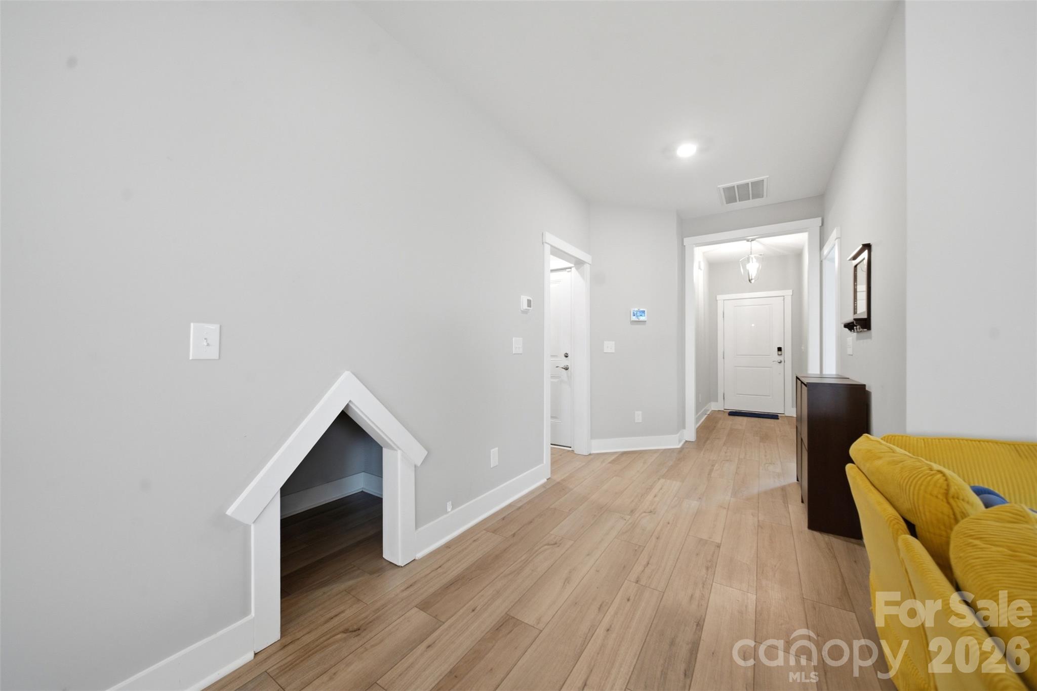 585 Ludlow Lane Property Photo 6