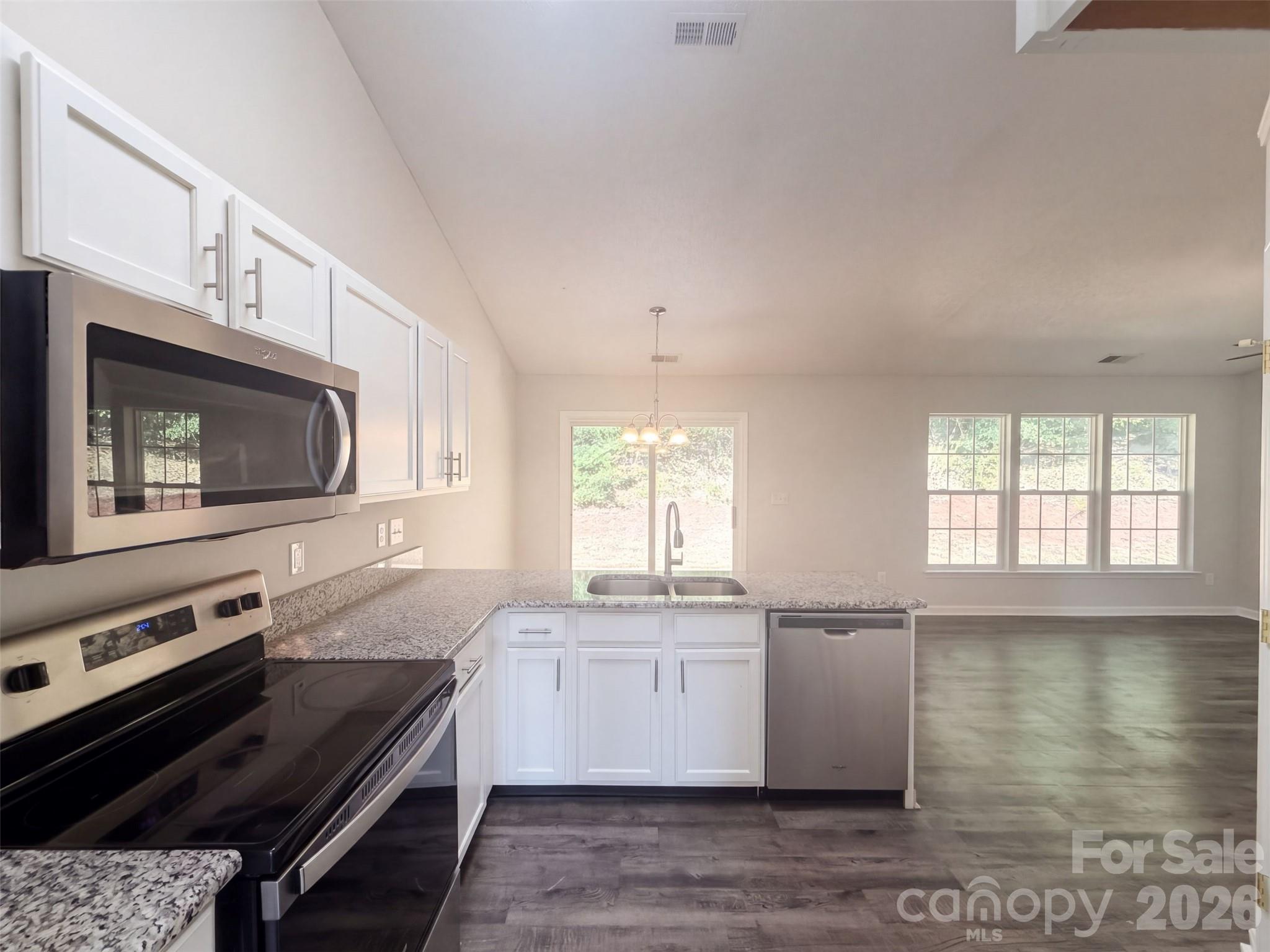 2094 Chapel Creek Road Property Photo 6