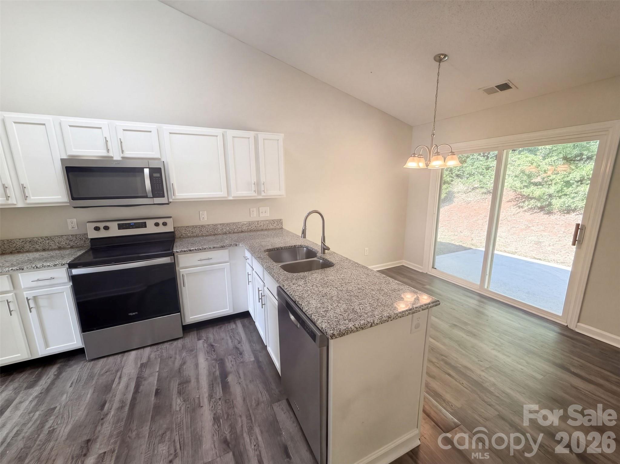 2094 Chapel Creek Road Property Photo 7