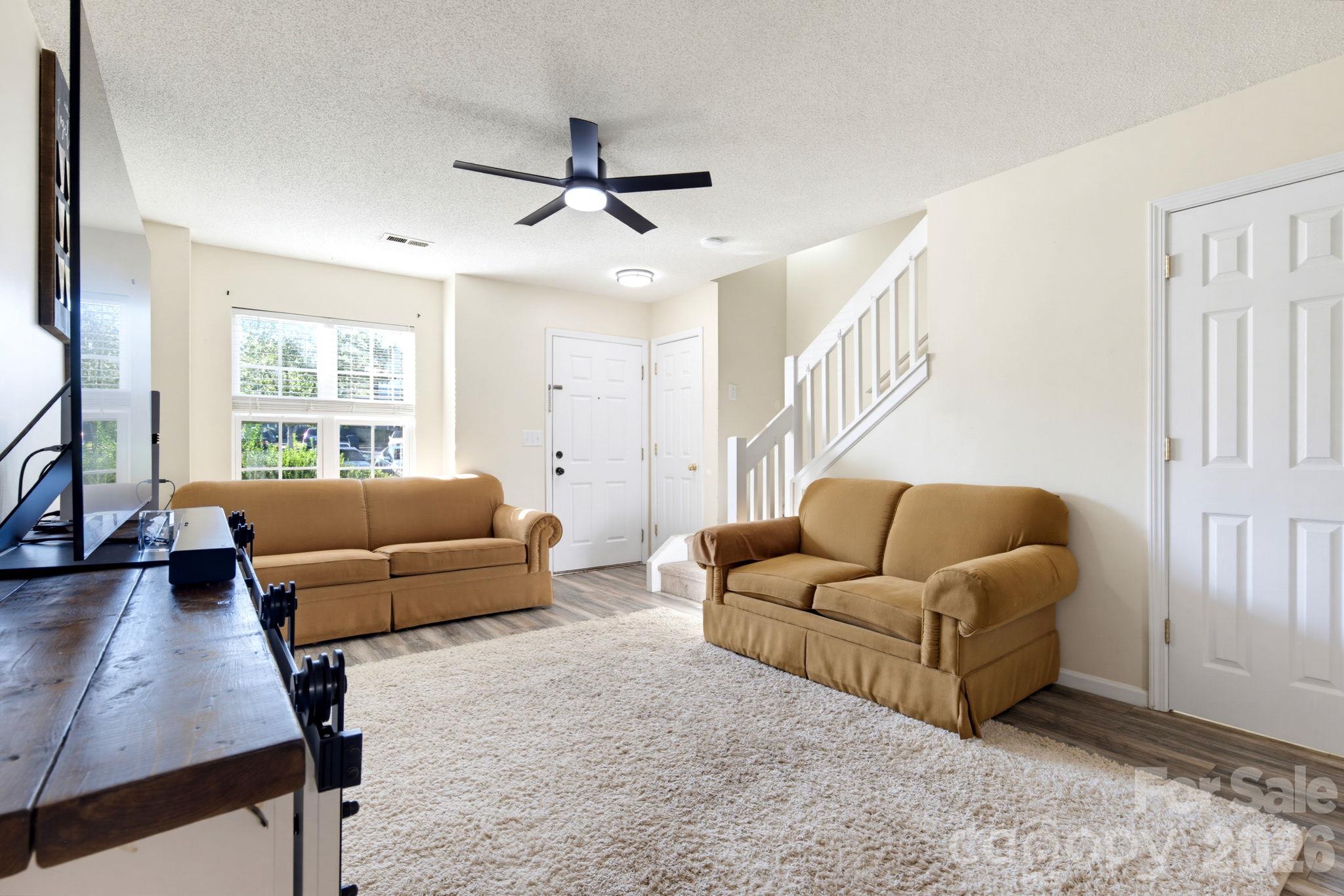 4012 Ashby Lane Property Photo 7