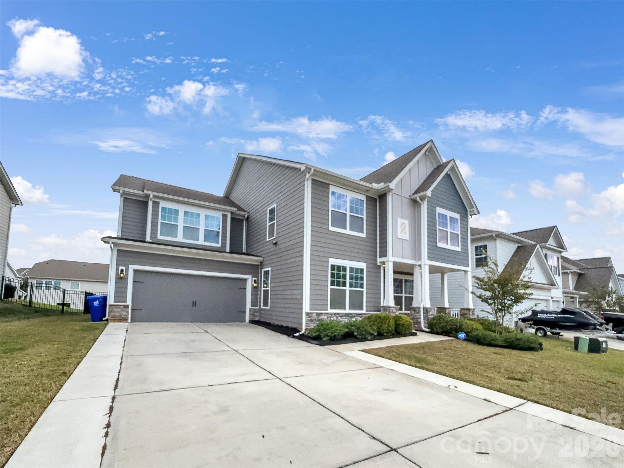 2045 Saddlebred Drive Property Photo 2